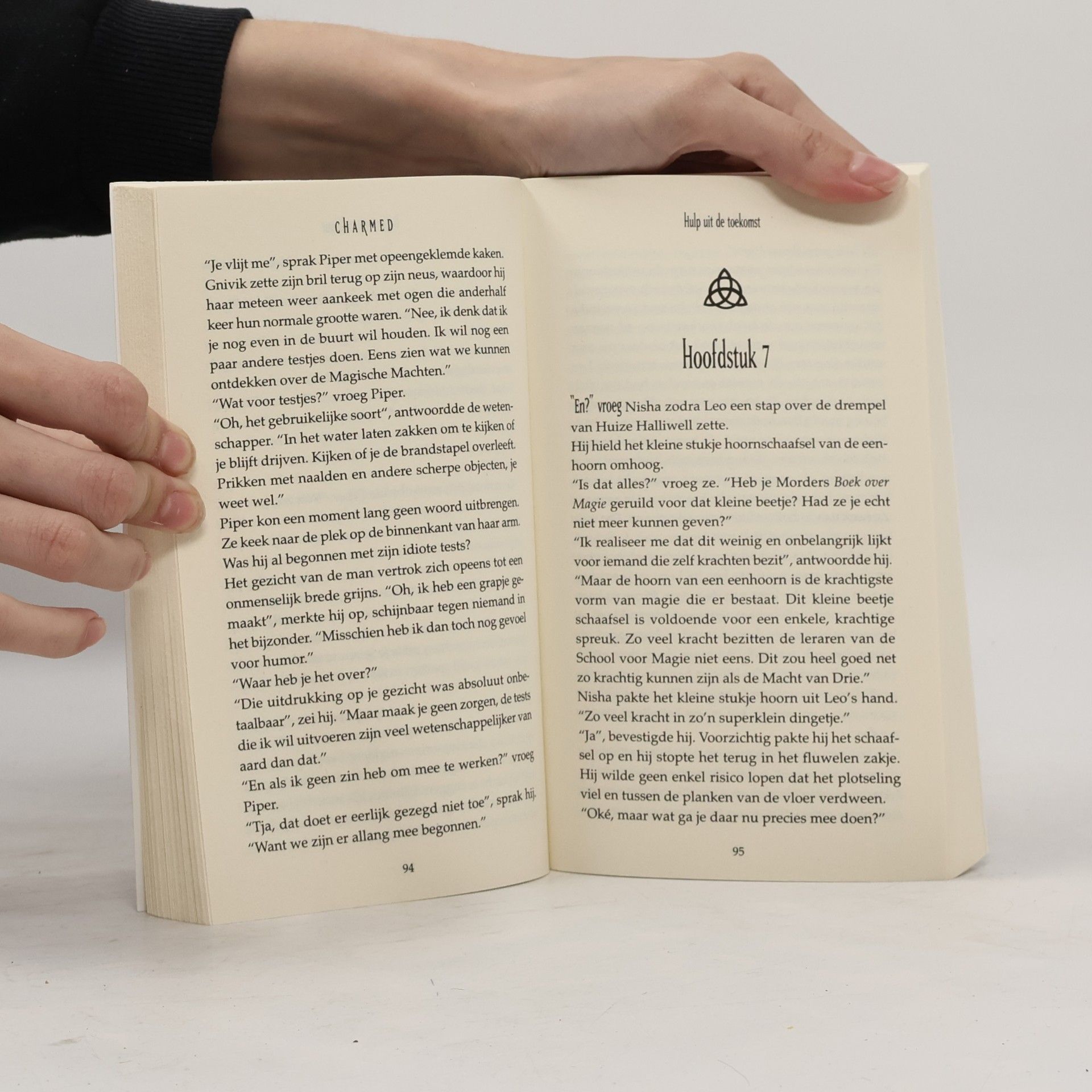 Sandra C. Hessels Charmed: Hulp uit de Toekomst