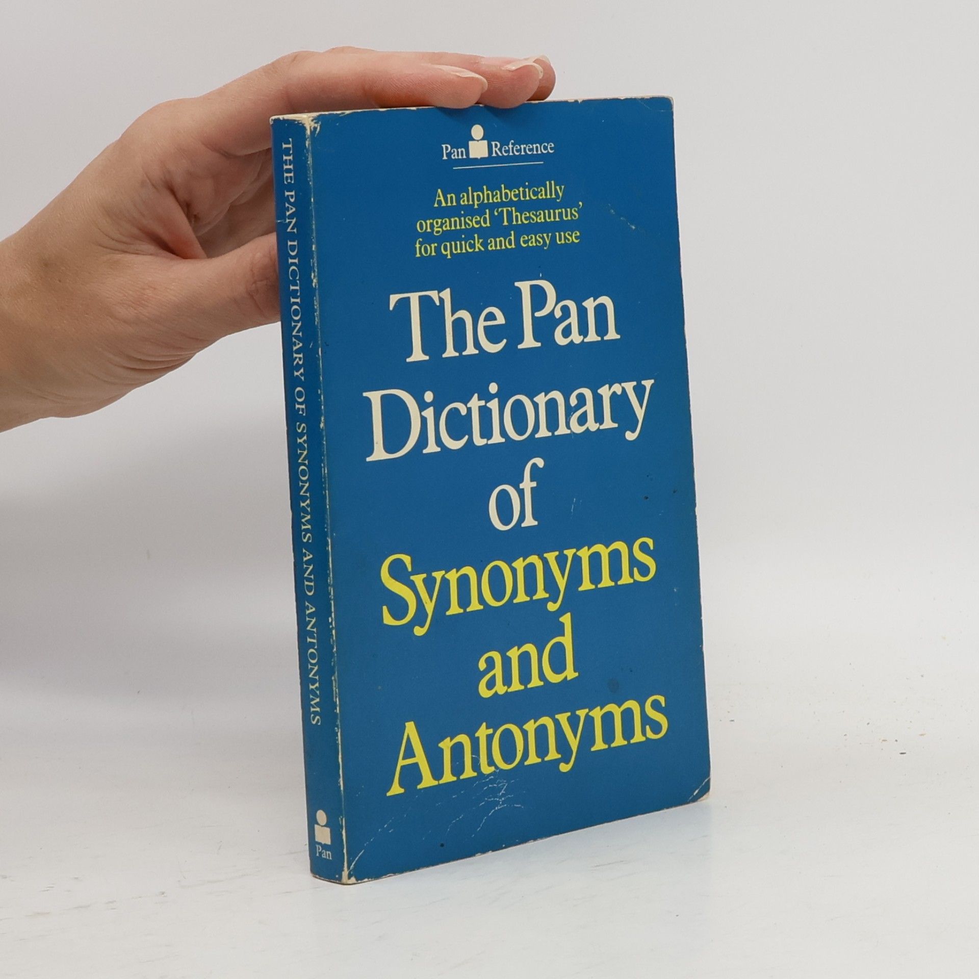 Laurence Urdang The Pan Dictionary of Synonyms and Antonyms