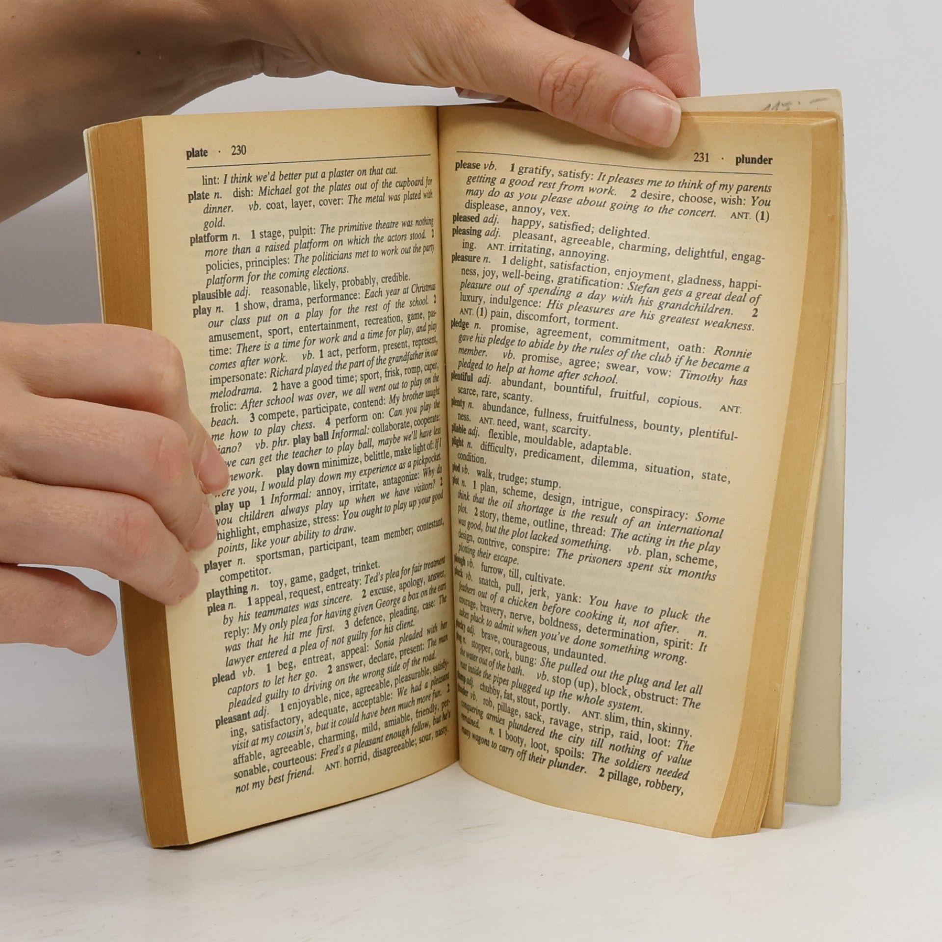 Martin Manser The Pan Dictionary of Synonyms and Antonyms