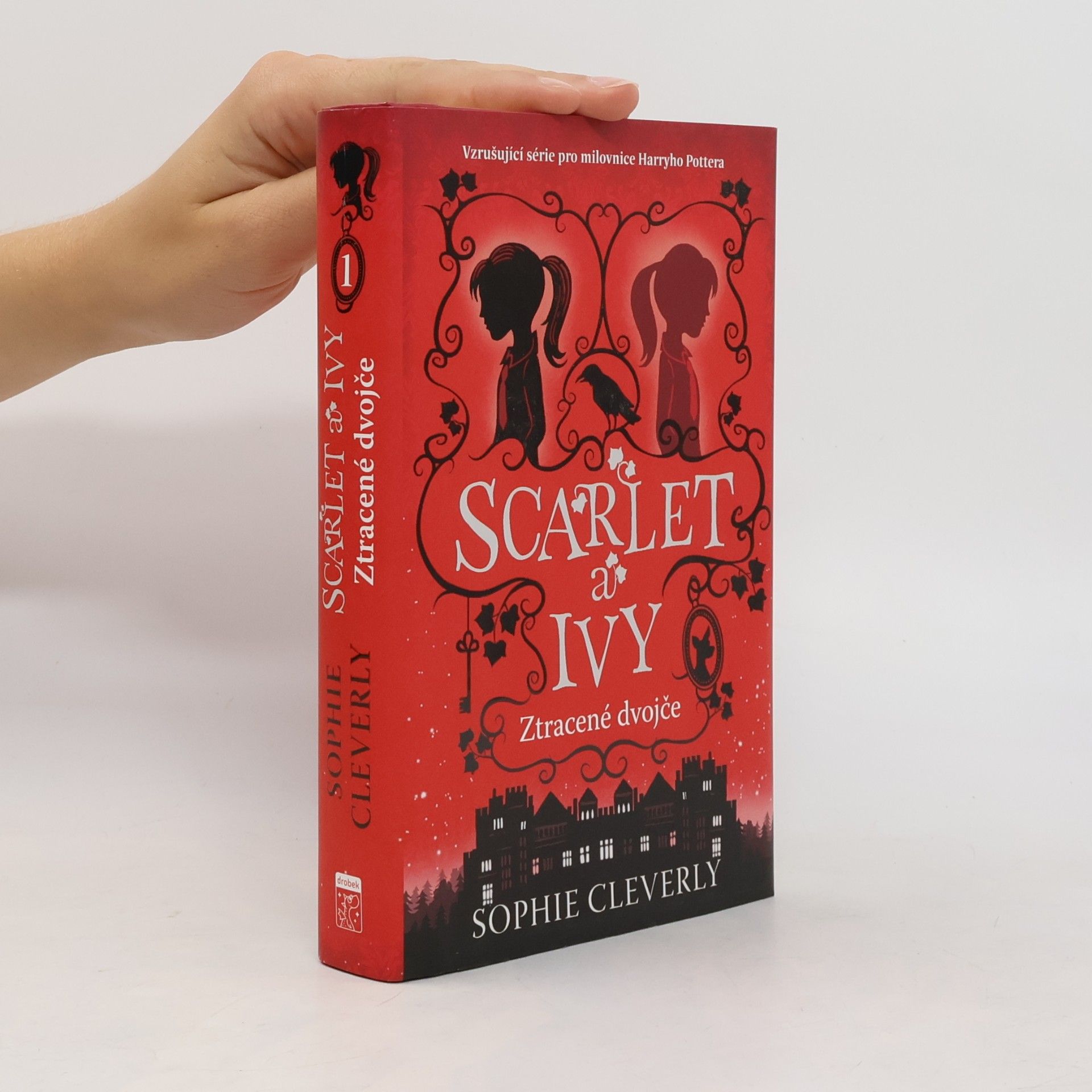 Sophie Cleverly Scarlet a Ivy. Ztracené dvojče