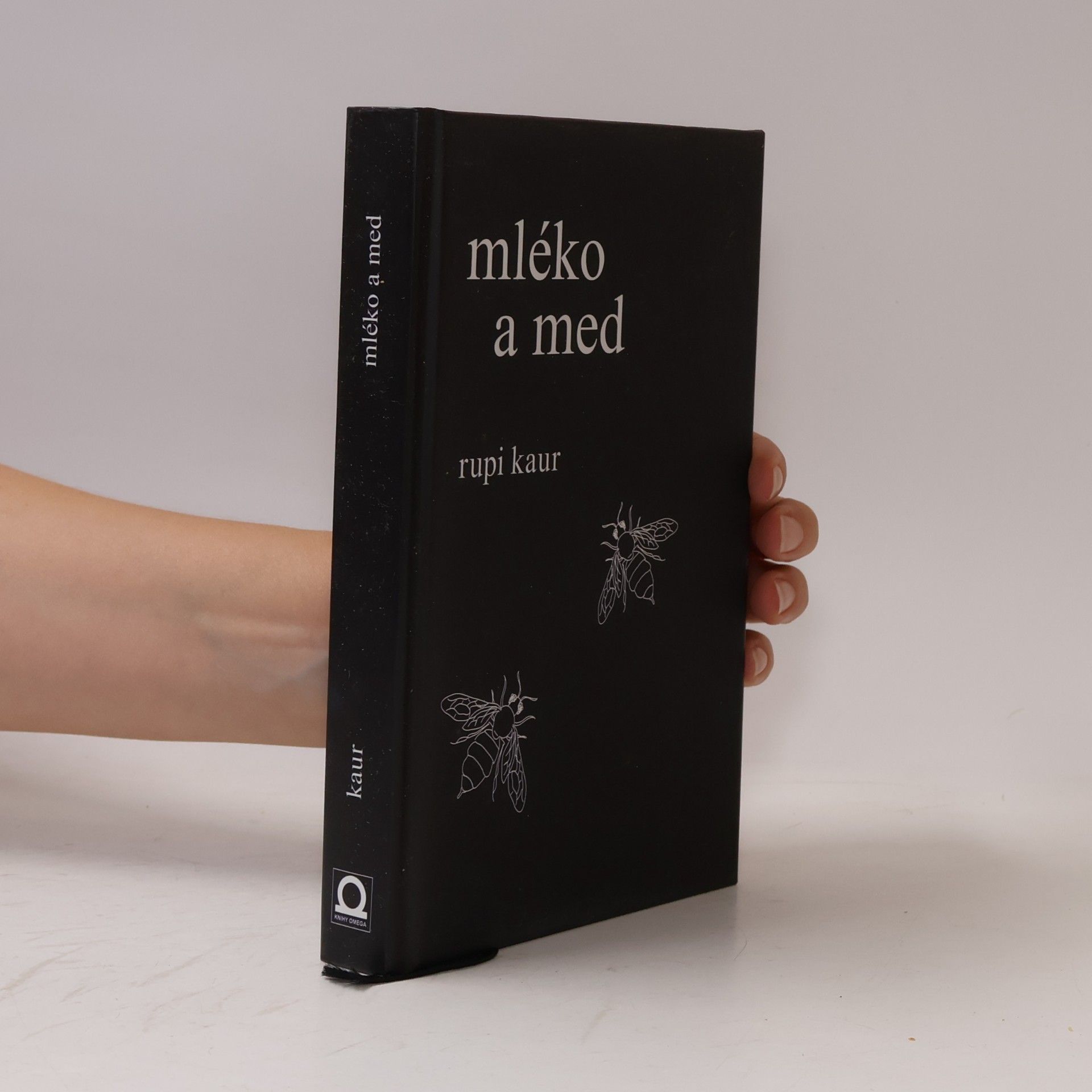 Rupi Kaur Mléko a med