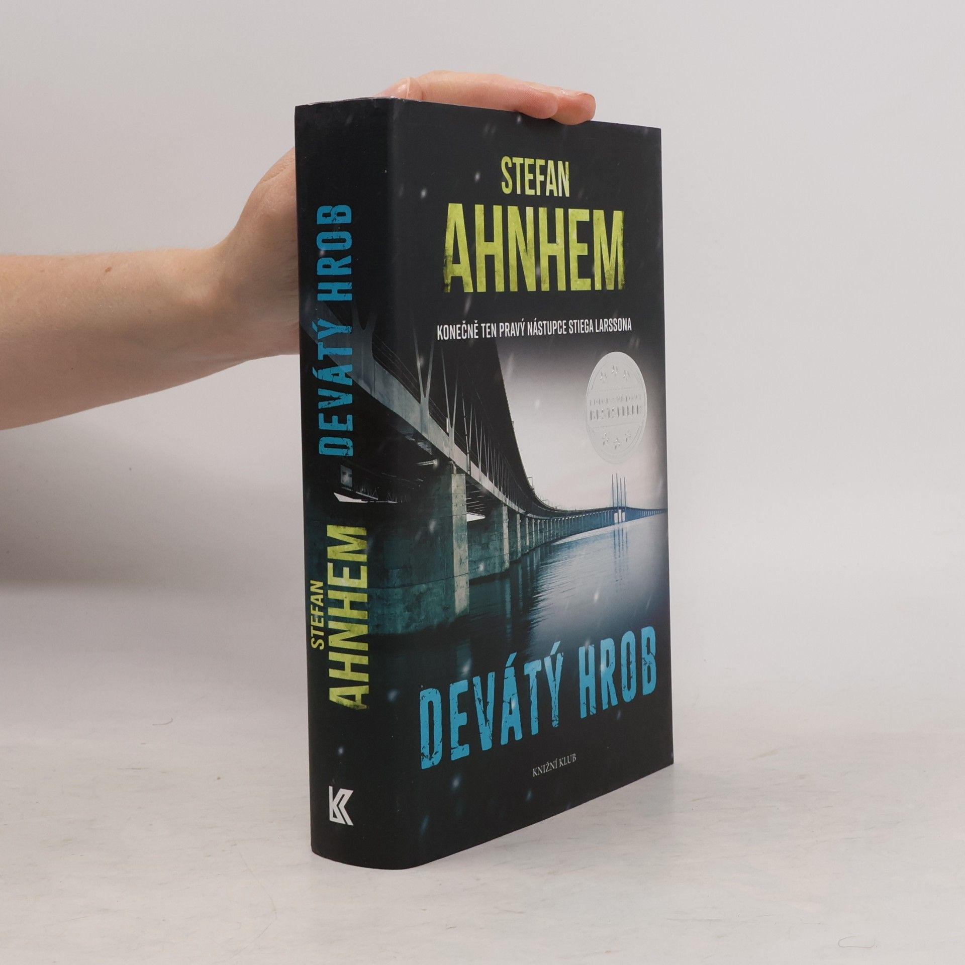 Stefan Ahnhem Devátý hrob