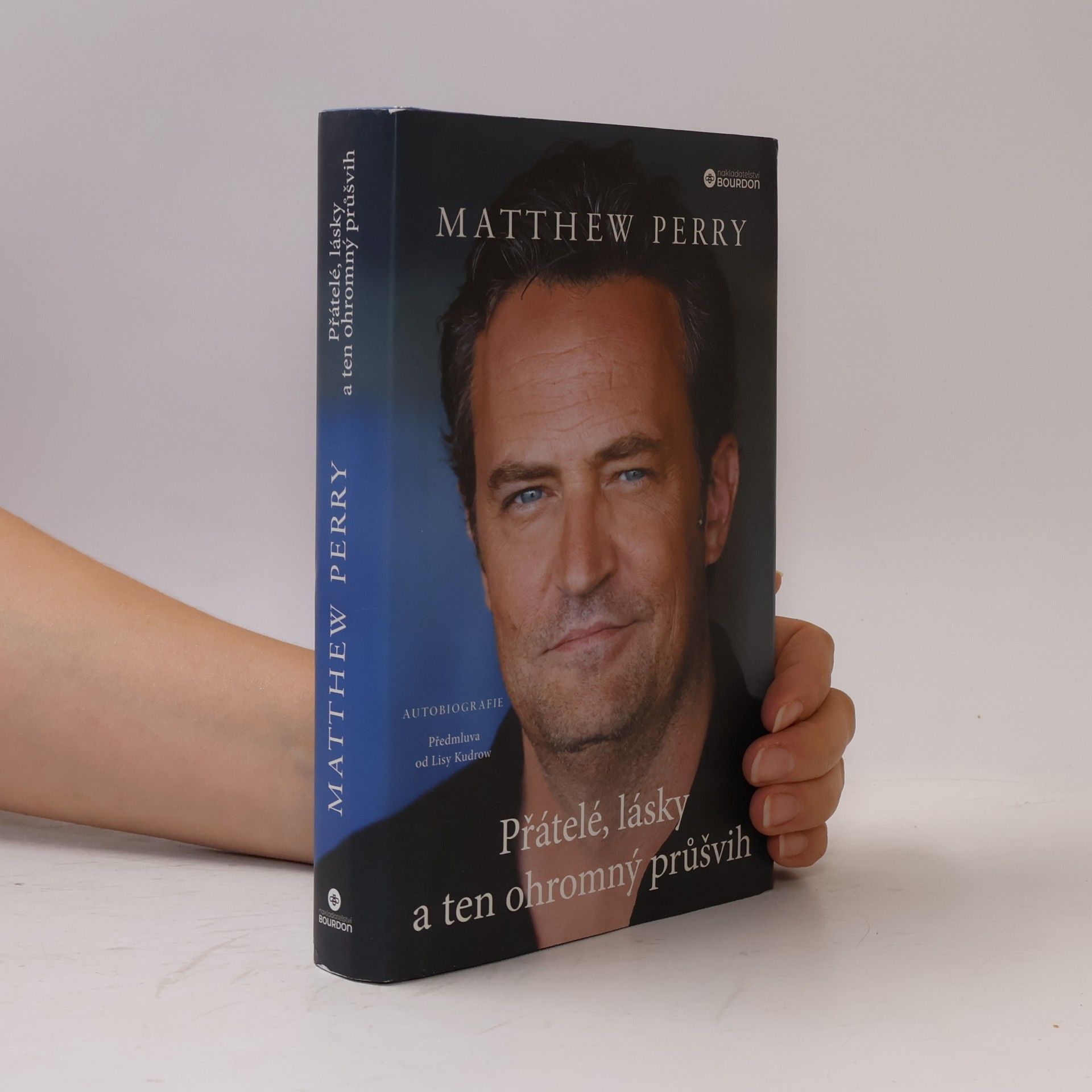 Matthew Perry Přátelé, lásky a ten ohromný průšvih