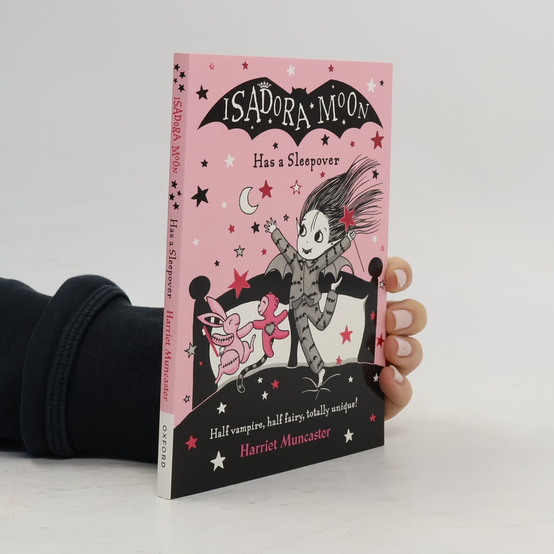 Harriet Muncaster Isadora Moon Has a Sleepover