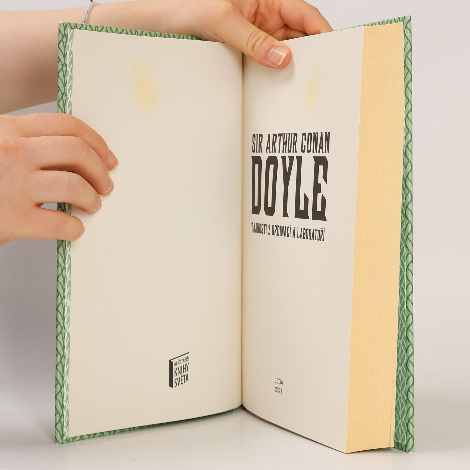 Arthur Conan Doyle Tajnosti z ordinací a laboratoří