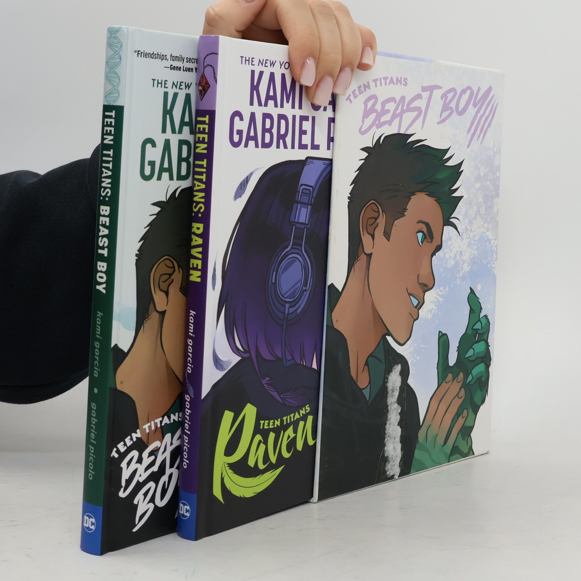 Kami Garcia Teen Titans: Raven and Beast Boy HC Box Set
