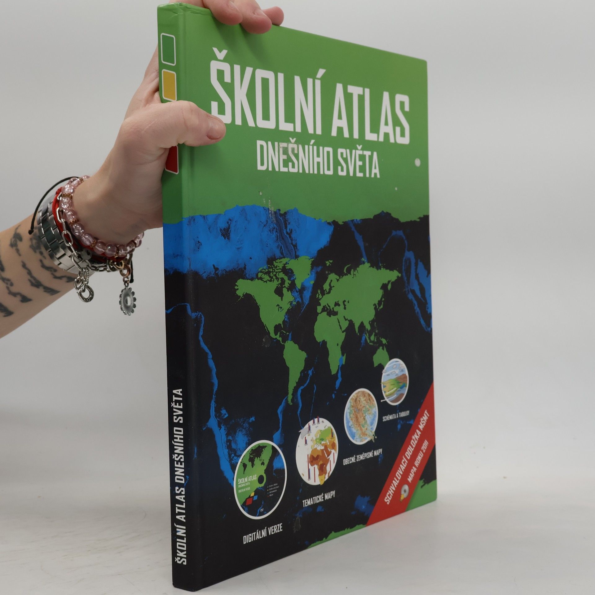 Martin Hanus Školní atlas dnešního světa