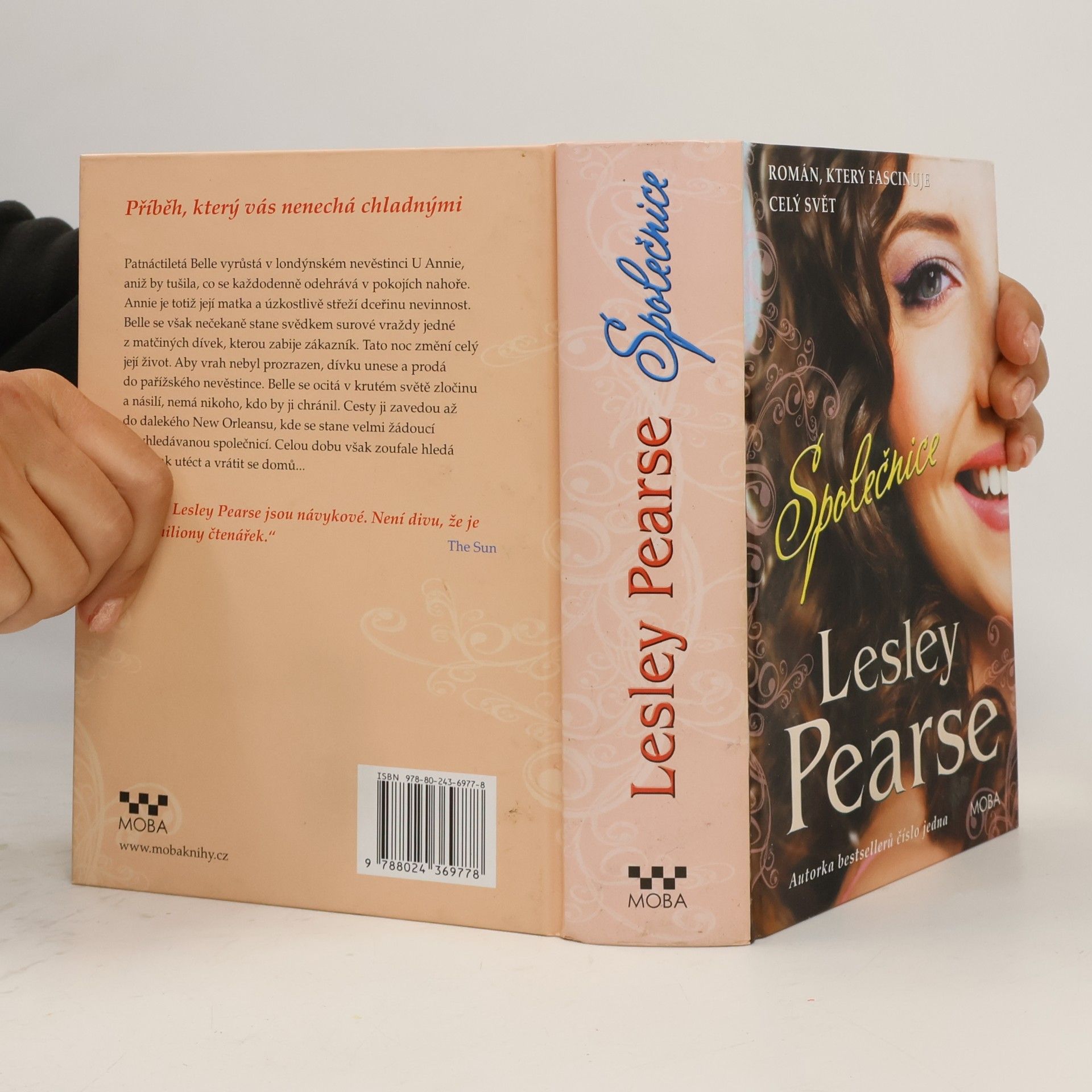 Lesley Pearse Společnice