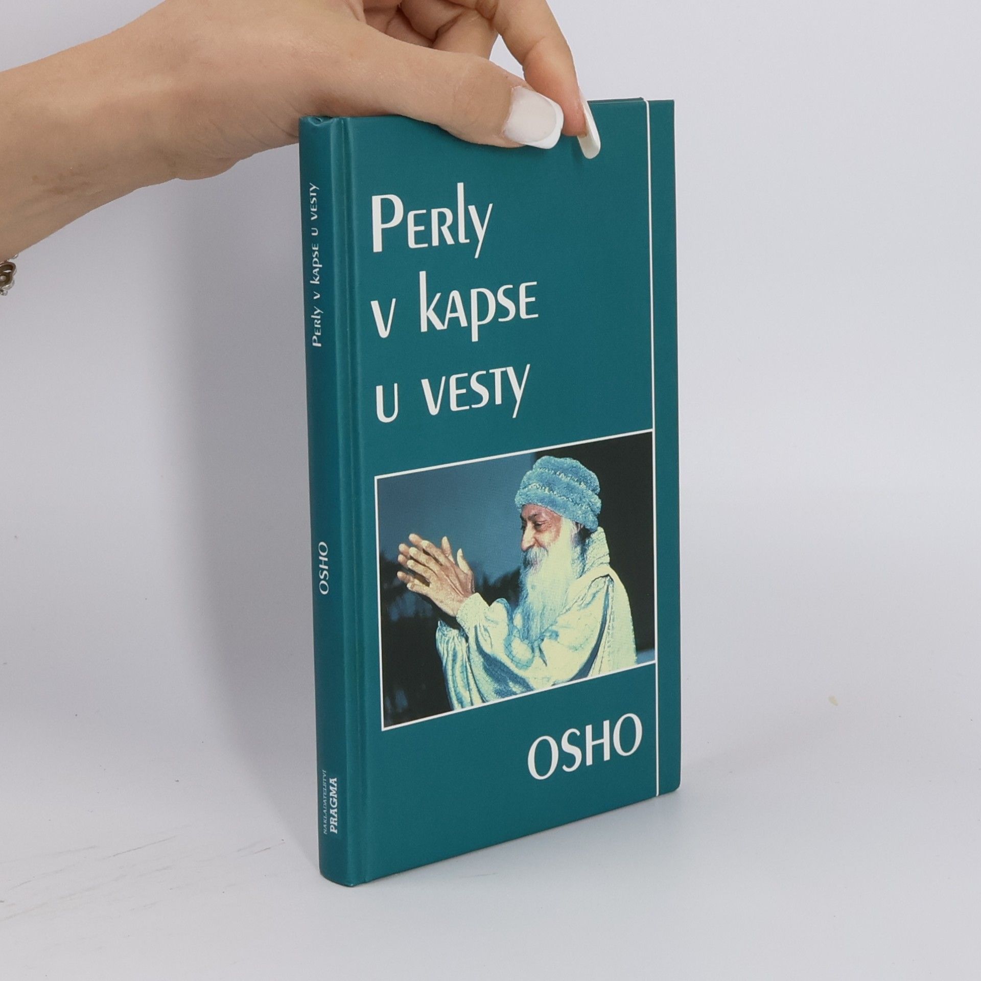 Ošó Perly v kapse u vesty