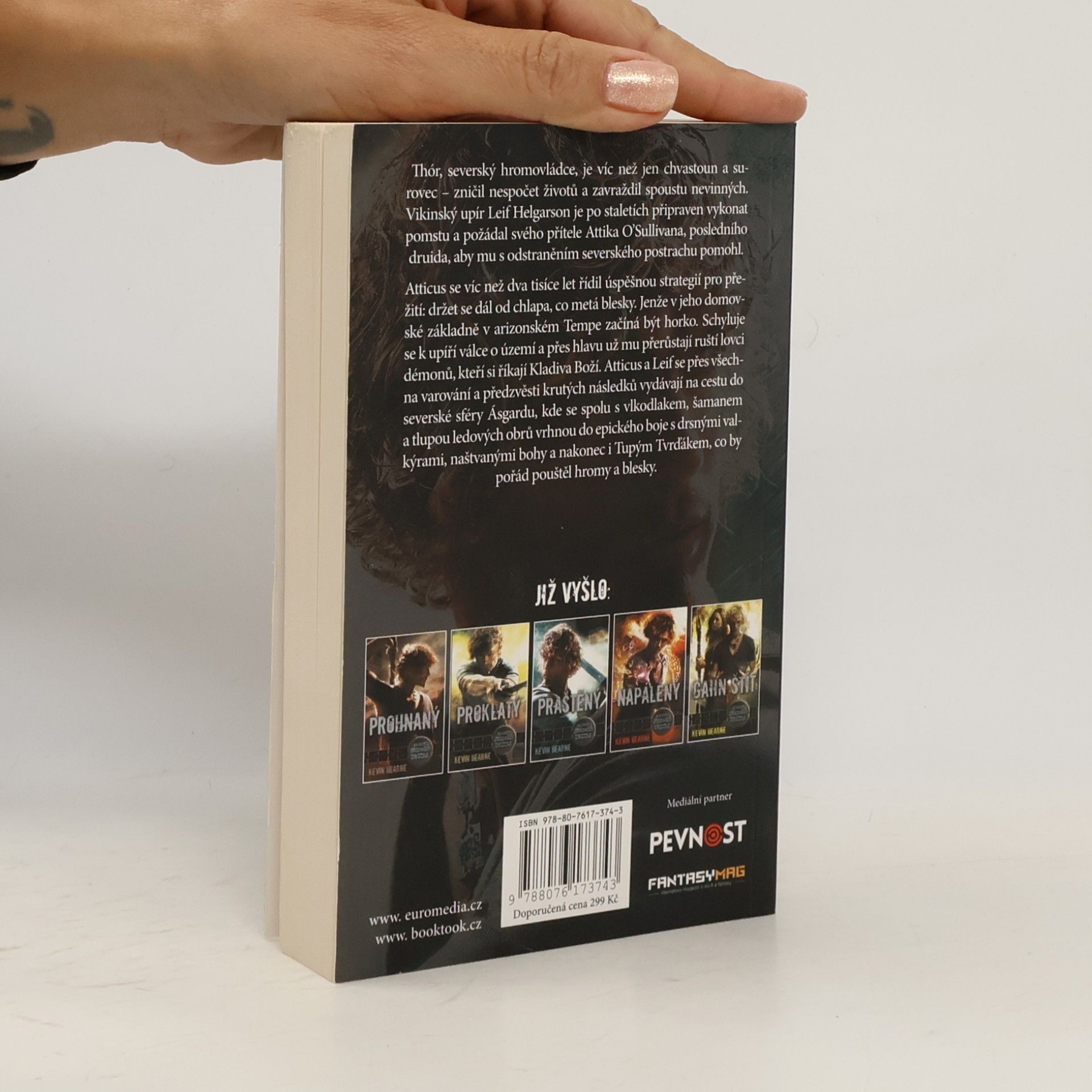 Kevin Hearne Praštěný