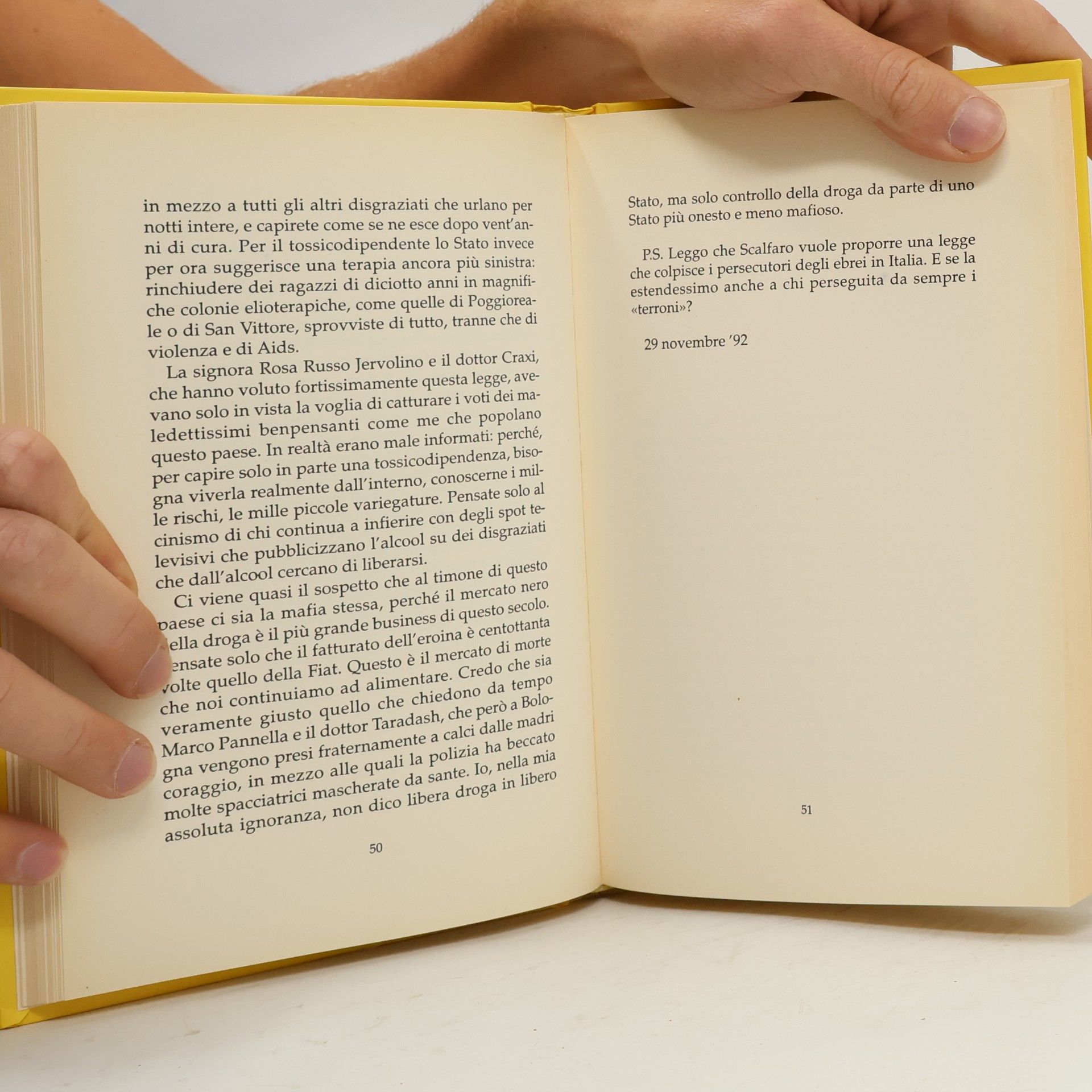 Paolo Villaggio Biblioteca umoristica Mondadori: Rag. Ugo Fantozzi - Caro direttore, ci scrivo...