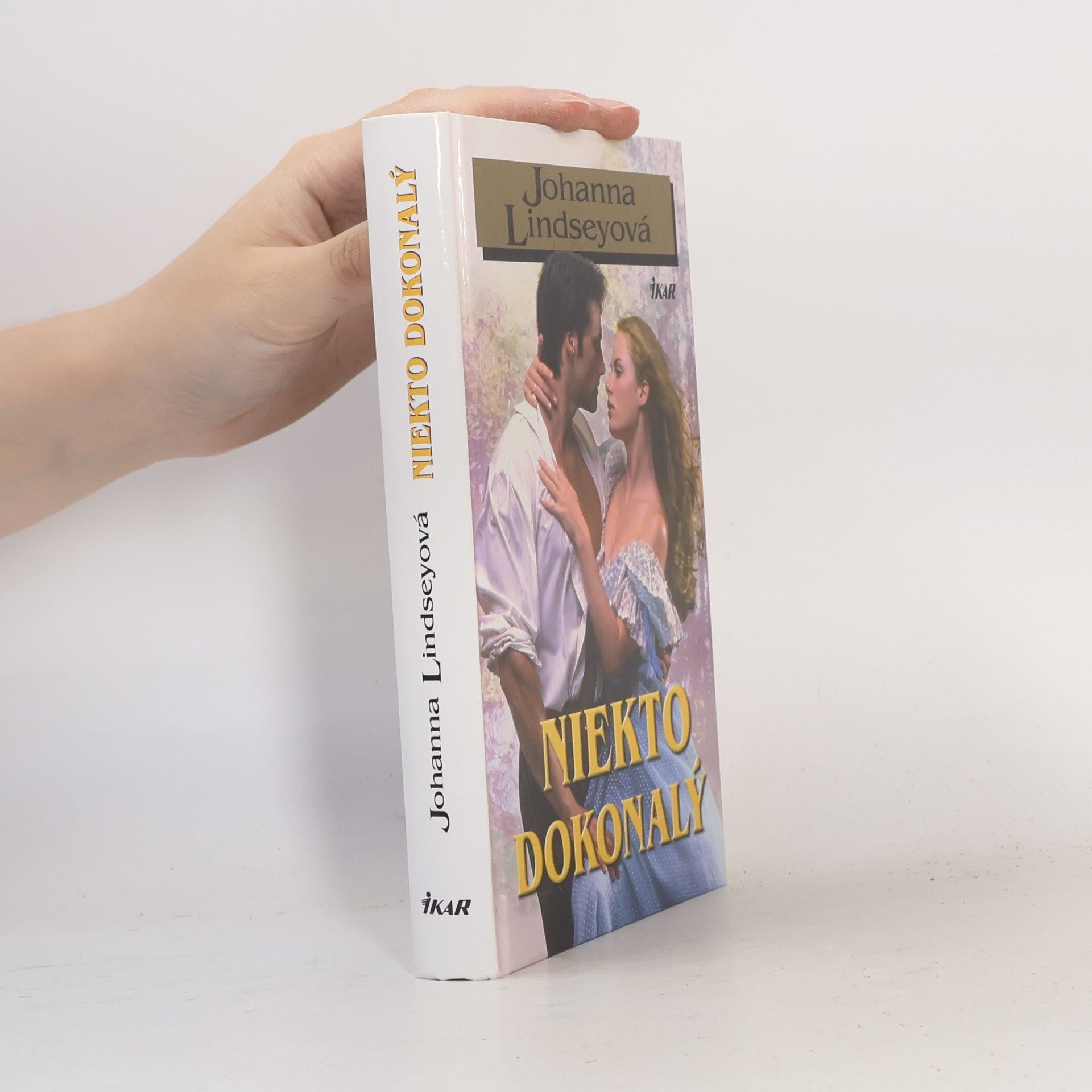 Johanna Lindsey Niekto dokonalý