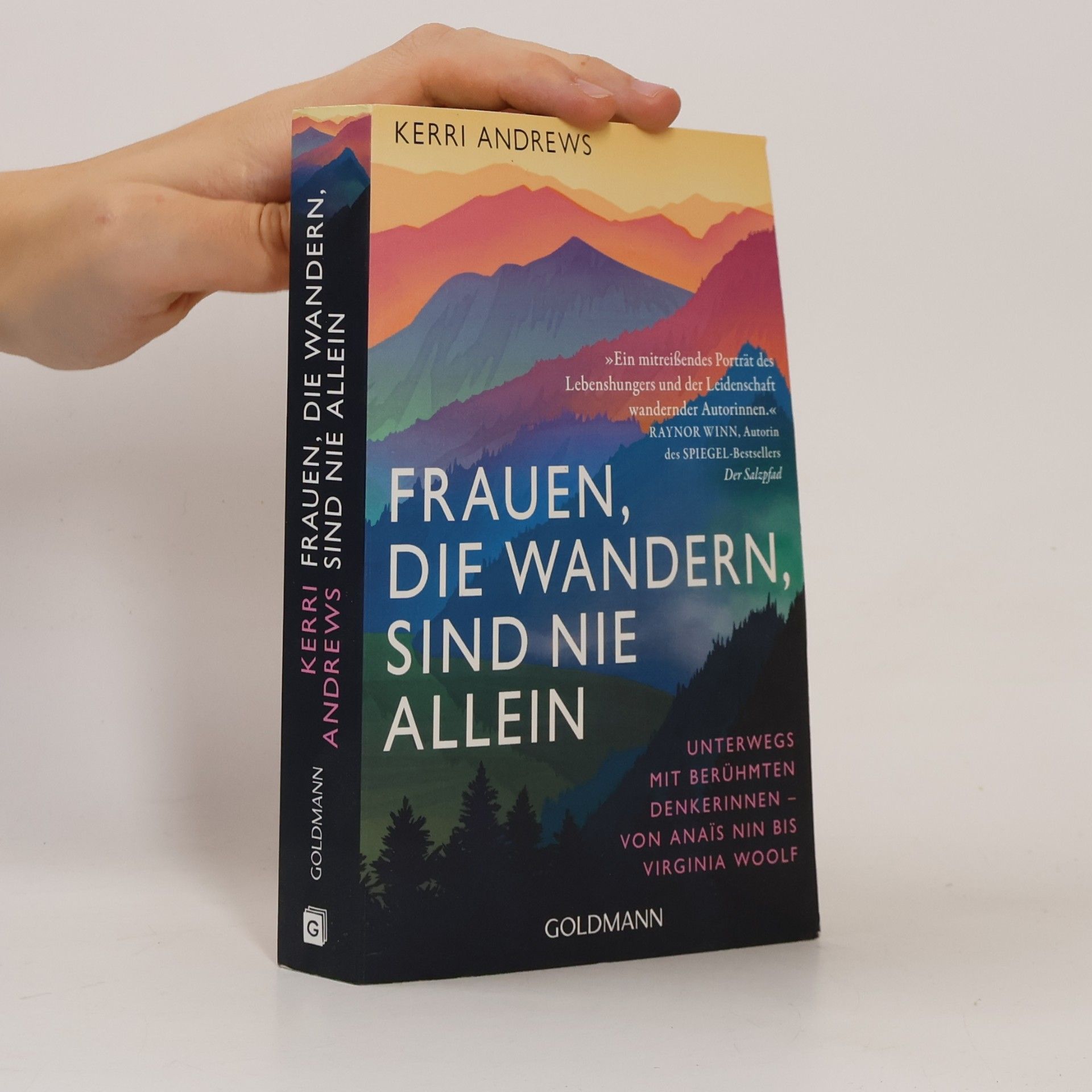 Kerri Andrews Frauen, die wandern, sind nie allein