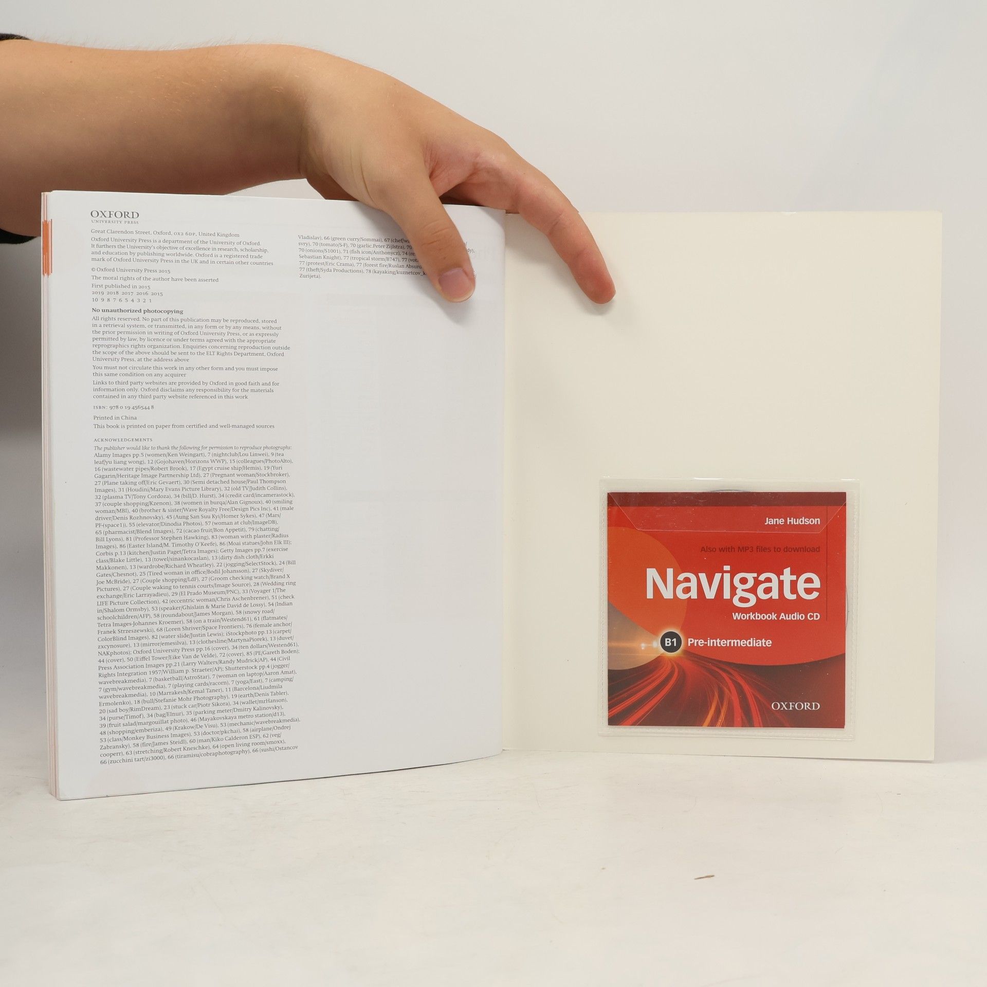 J. Hudson Navigate Pre-intermediate B1