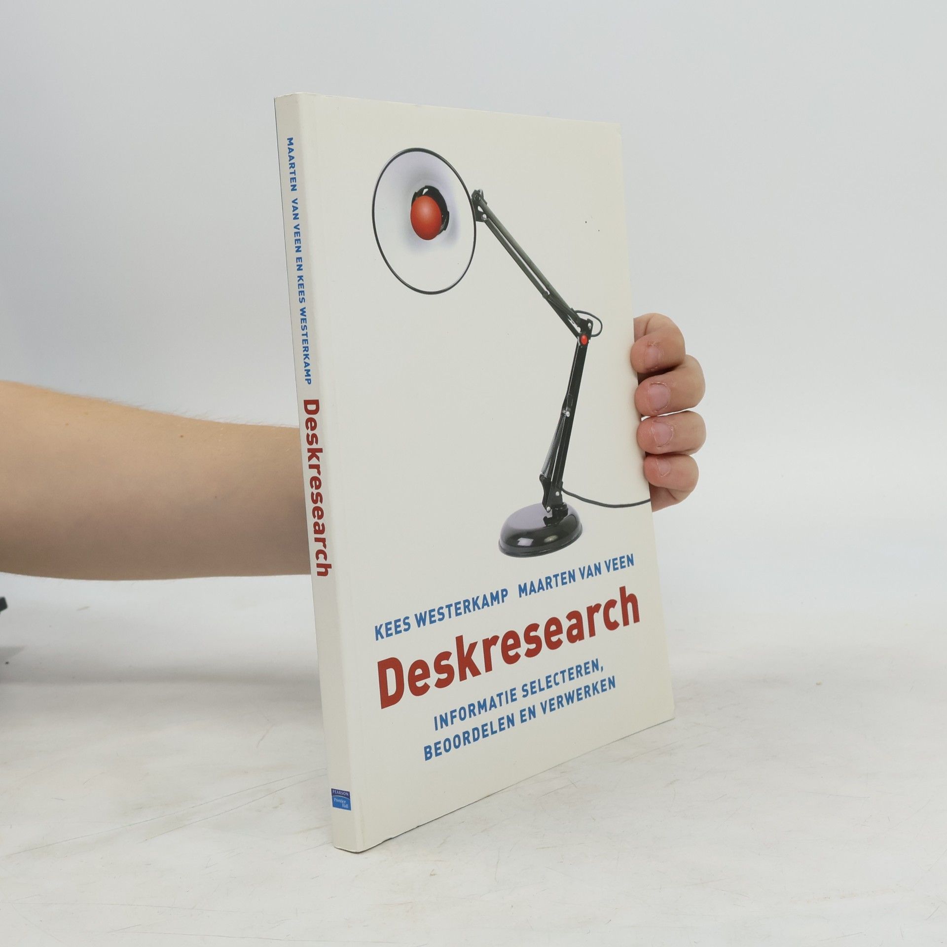 Maarten J.P. van Veen Deskresearch informatie selecteren, beoordelen en bewerken
