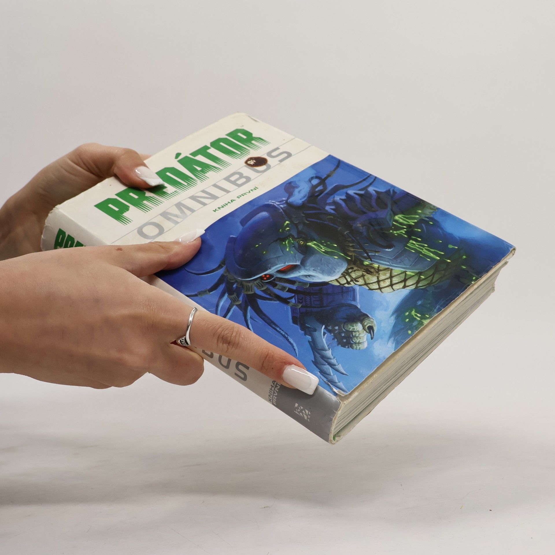 Marek Barányi Predátor omnibus. Kniha první