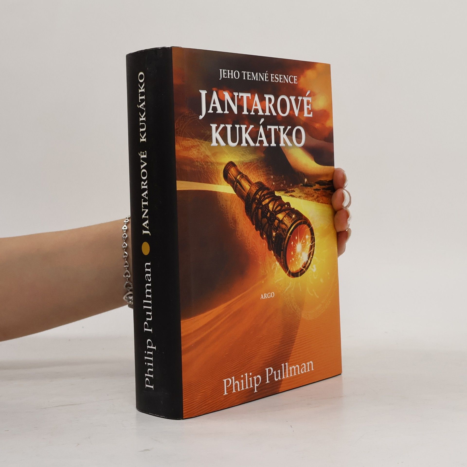 Philip Pullman Jantarové kukátko