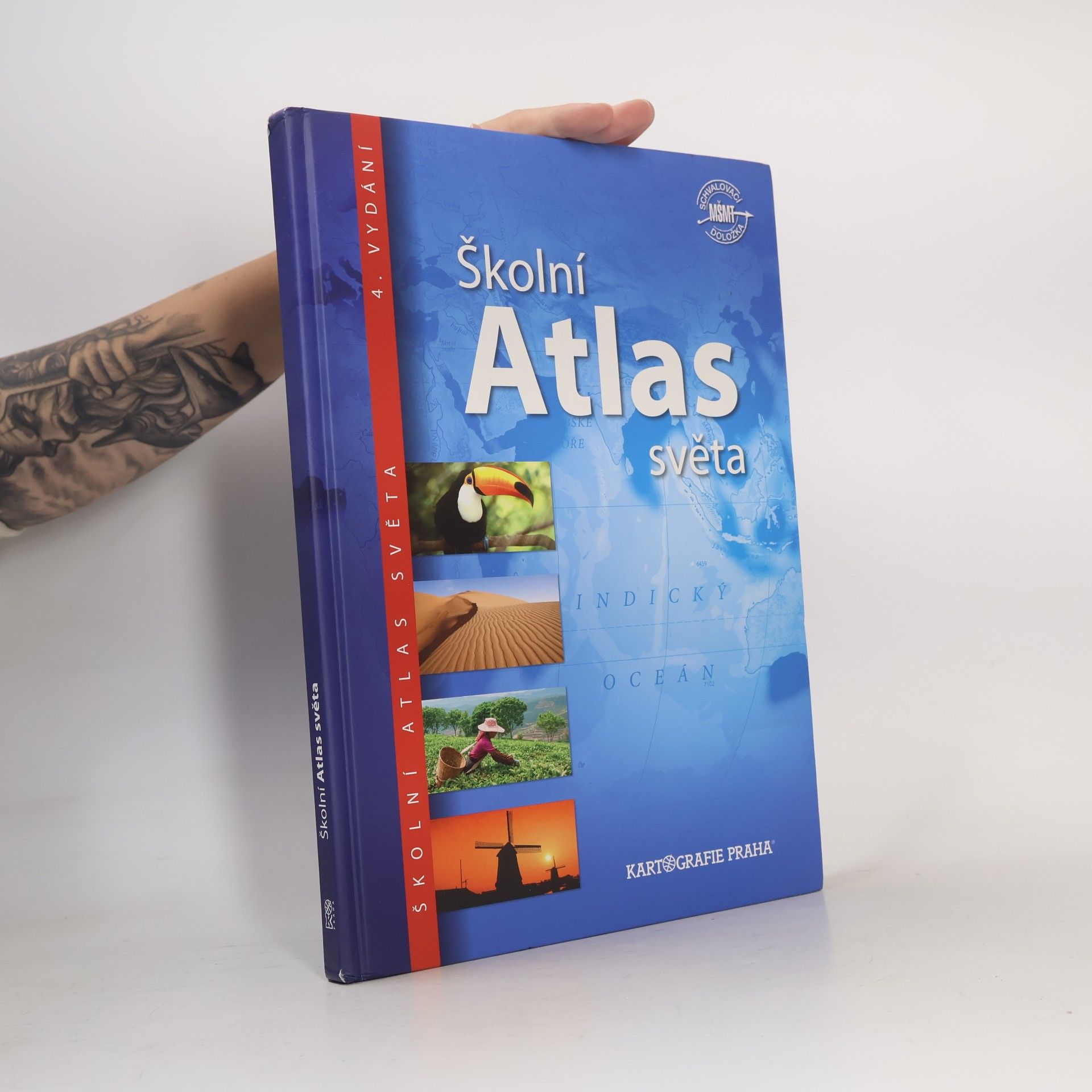 Kolektív autorov Školní atlas světa