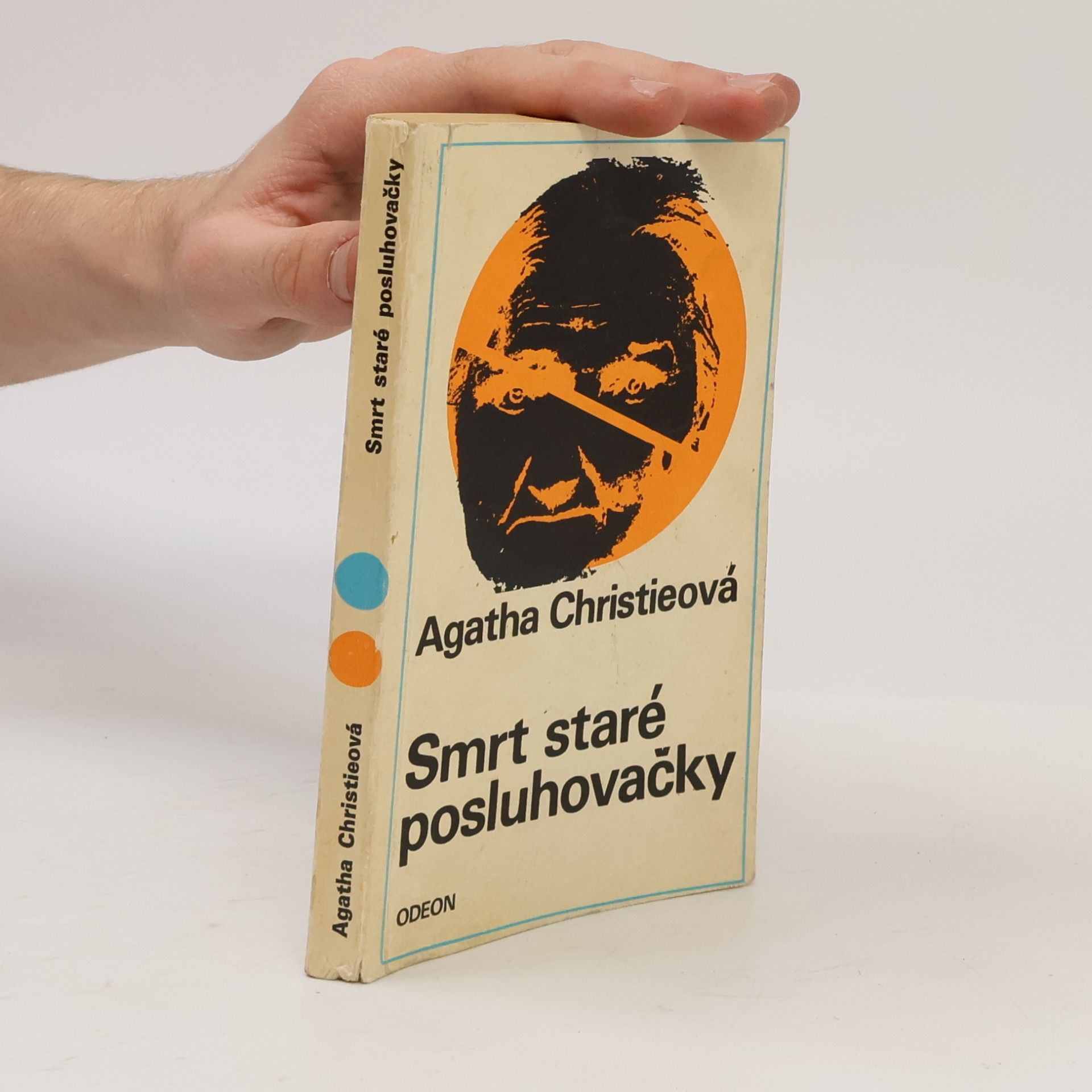 Agatha Christie Smrt staré posluhovačky