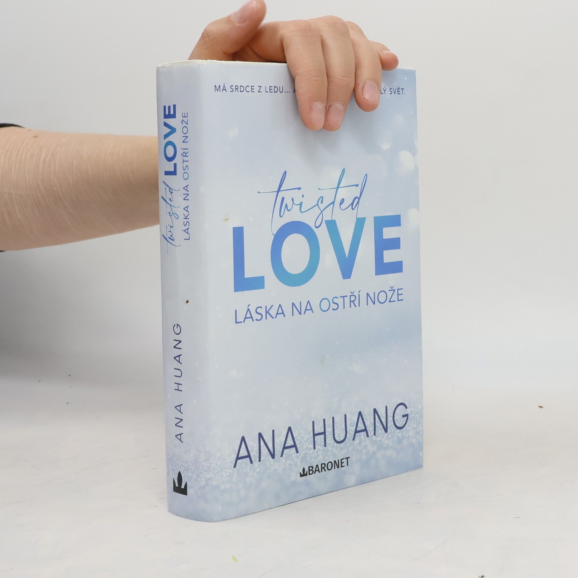 Ana Huang Twisted love. Láska na ostří nože