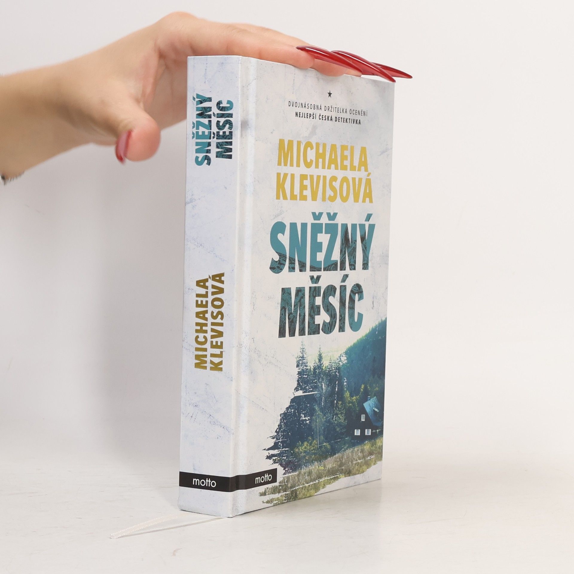 Michaela Klevisová Sněžný měsíc
