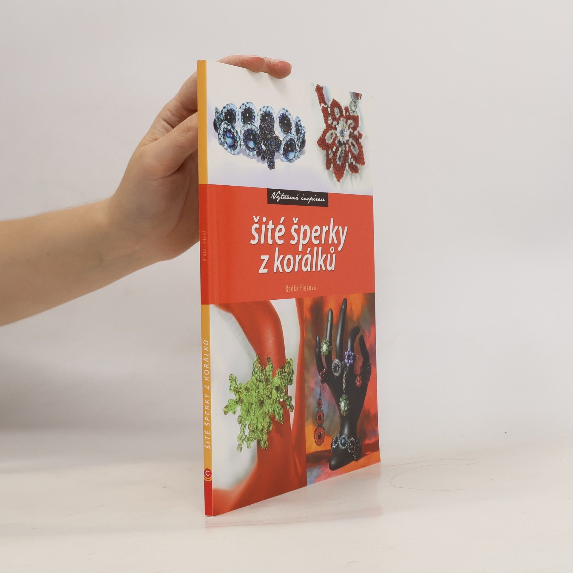 Radka Fleková Šité šperky z korálků