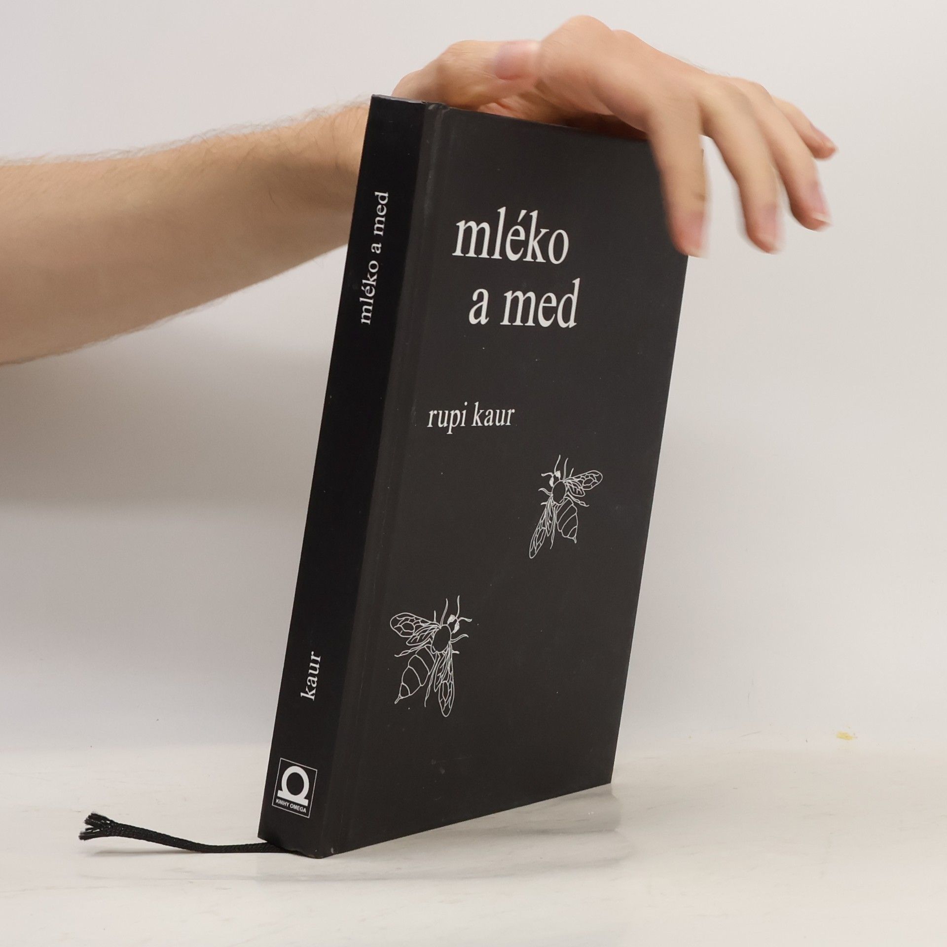 Rupi Kaur Mléko a med