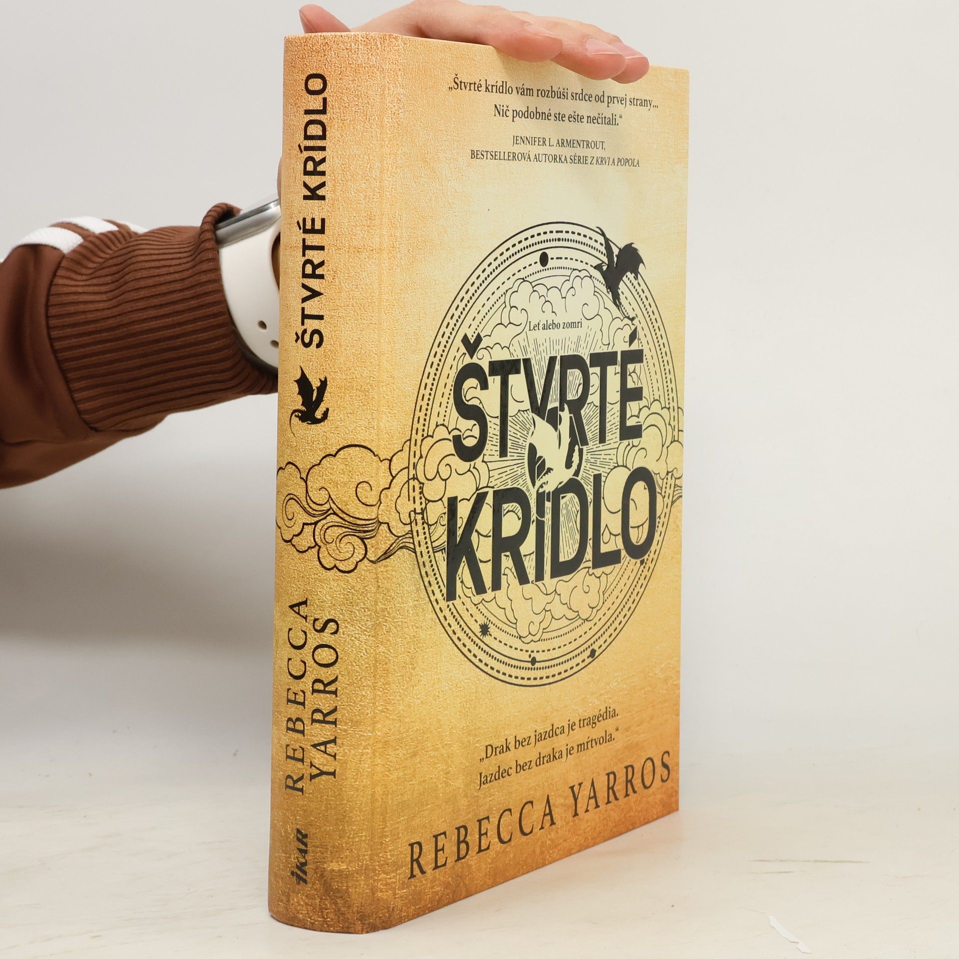 Rebecca Yarros Štvrté krídlo