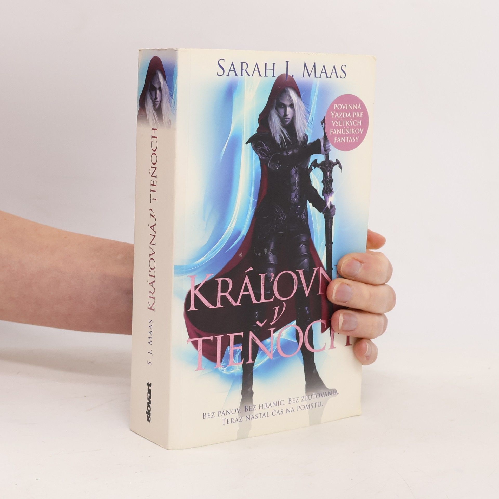 Sarah J. Maas Kráľovná v tieňoch