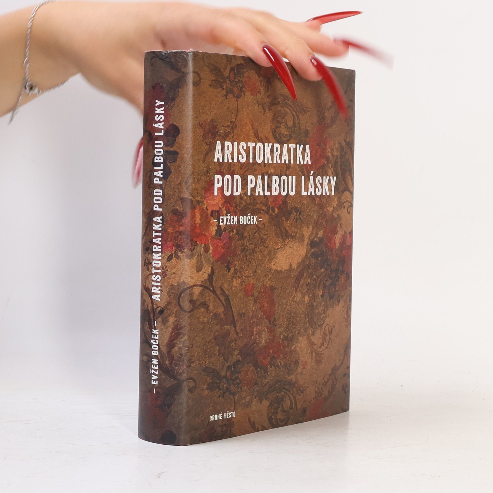 Evžen Boček Aristokratka pod palbou lásky