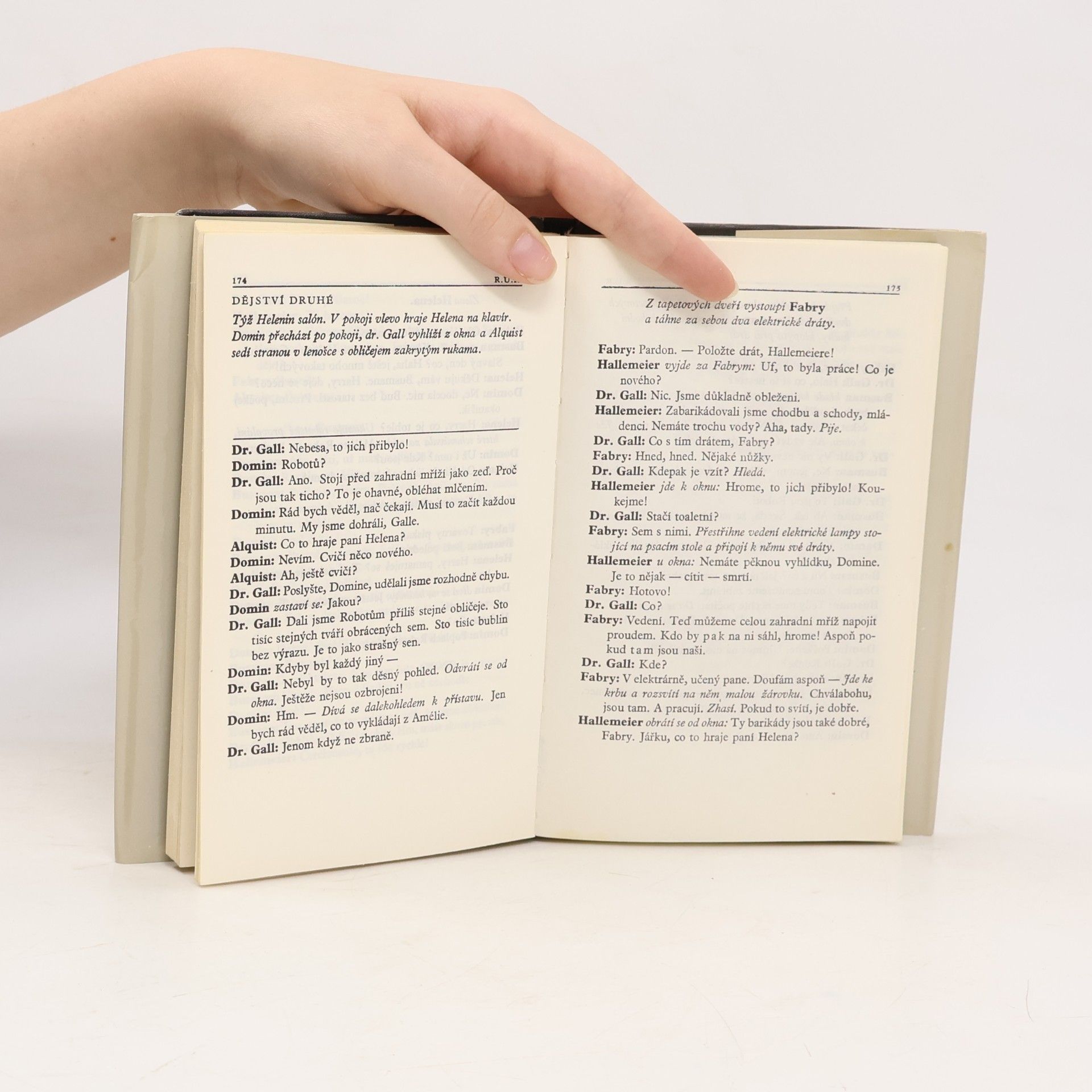Karel Čapek Loupežník. R.U.R. Bílá nemoc