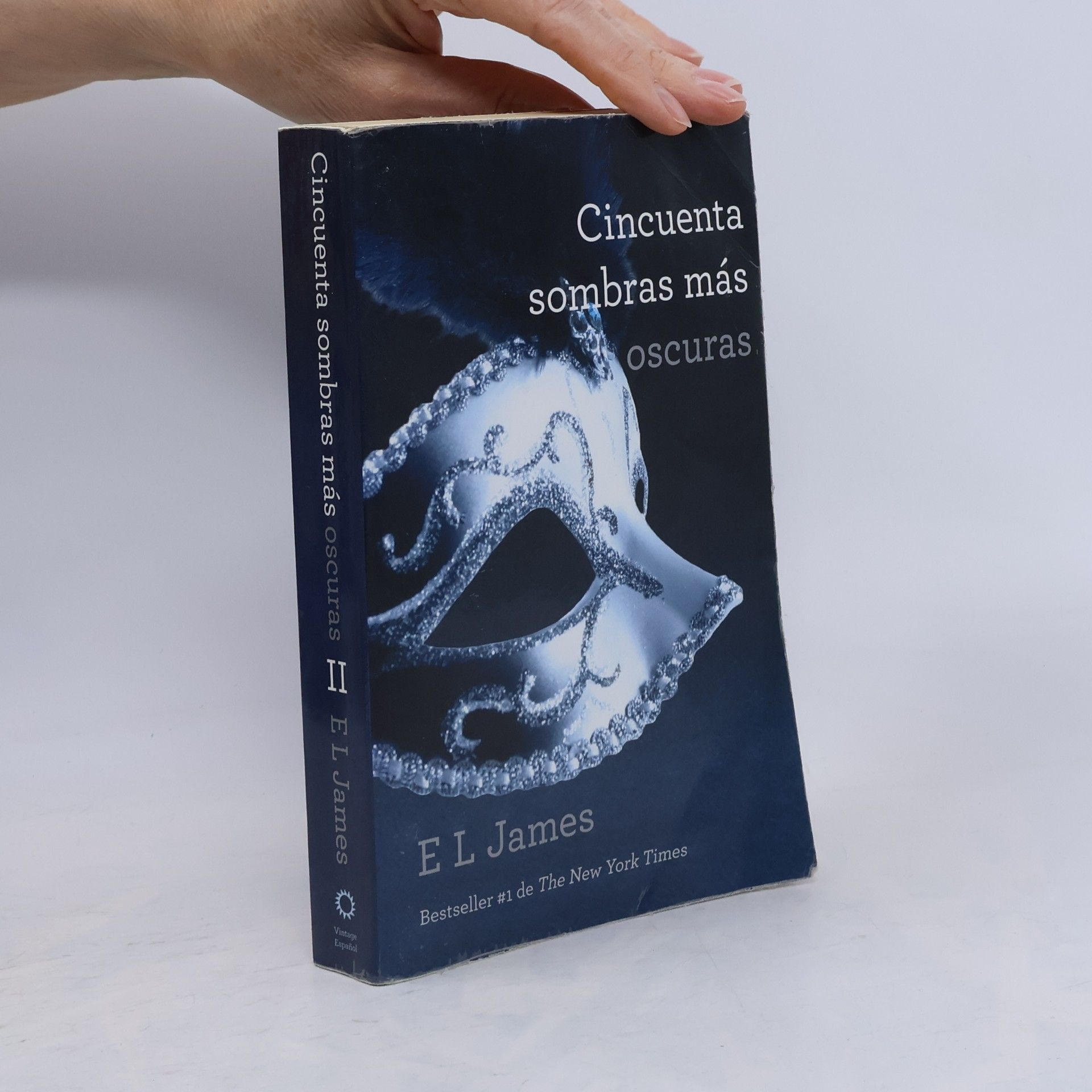 E. L. James Cincuenta sombras más oscuras