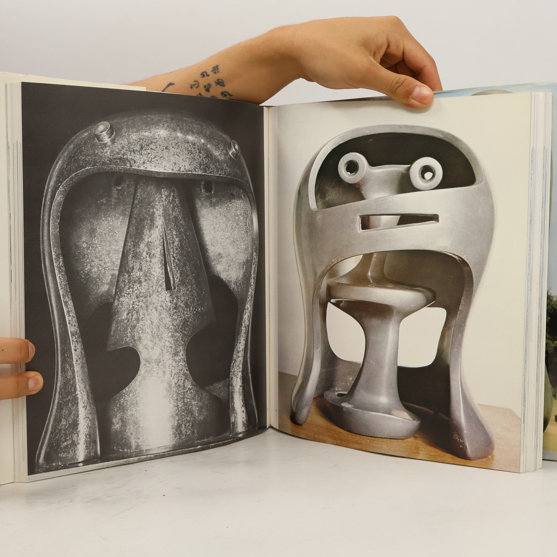Henry Moore Henry Moore. Plastiky a myšlenky kolem nich