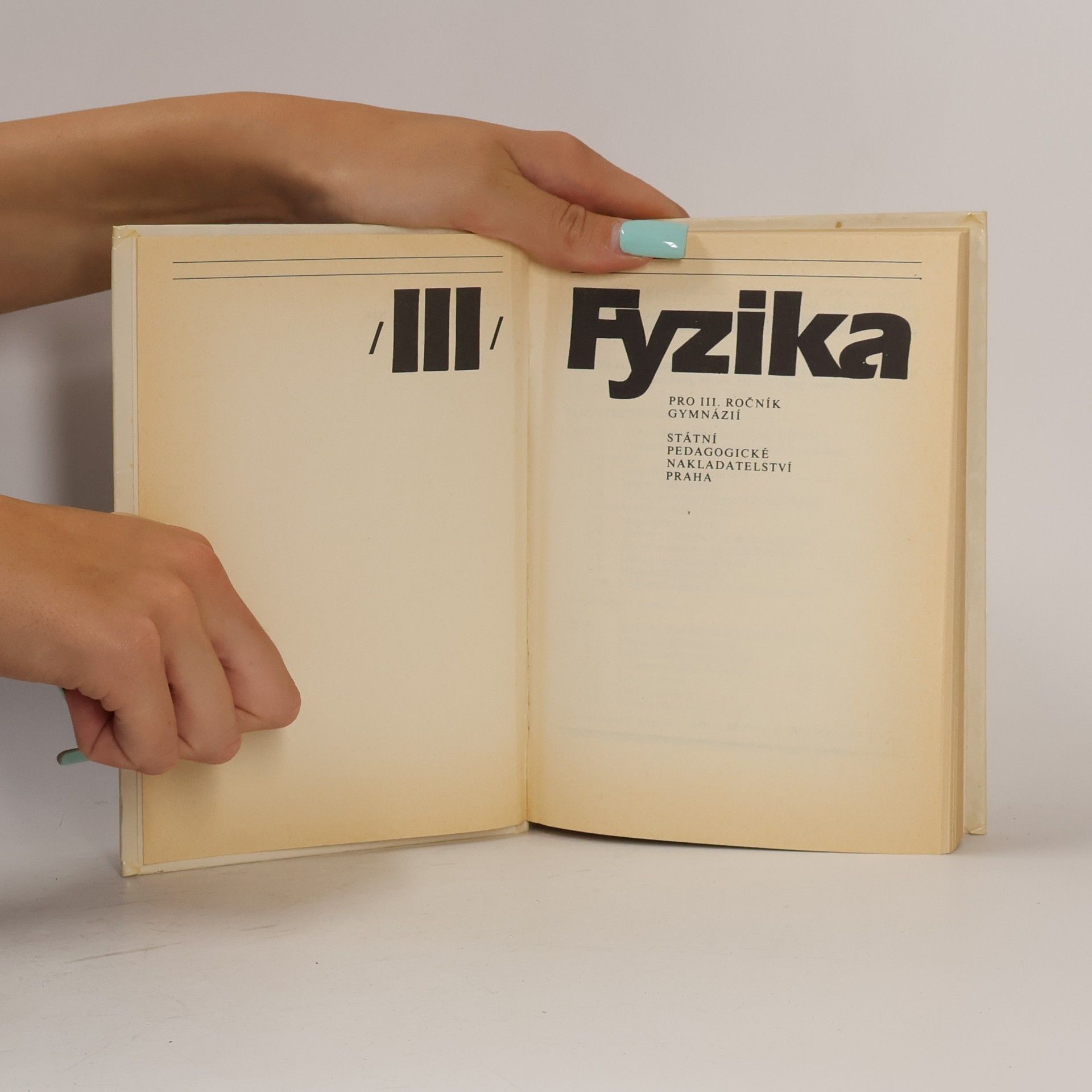 Autorenkollektiv Fyzika pro III. ročník gymnázií
