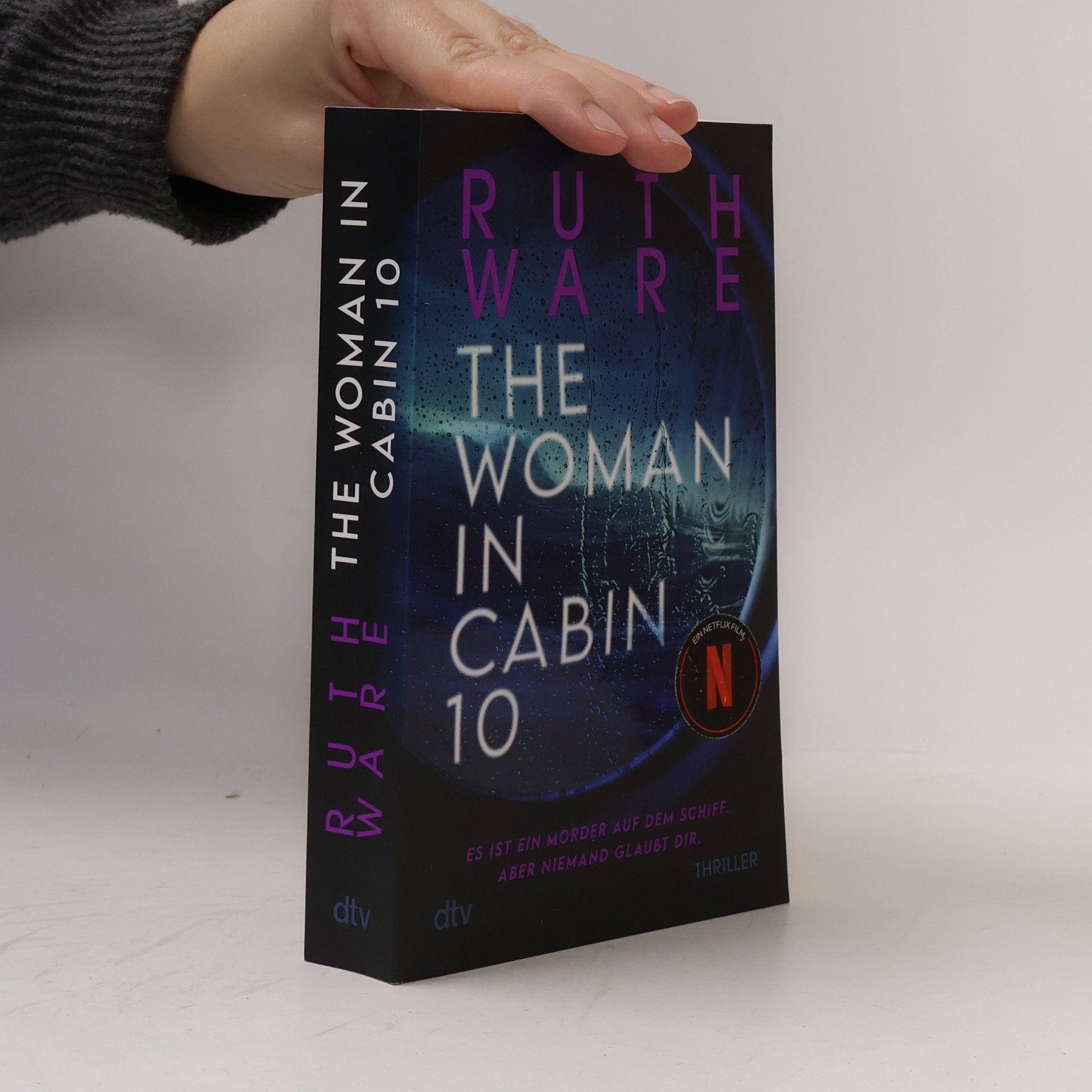 Ruth Ware Woman in Cabin 10