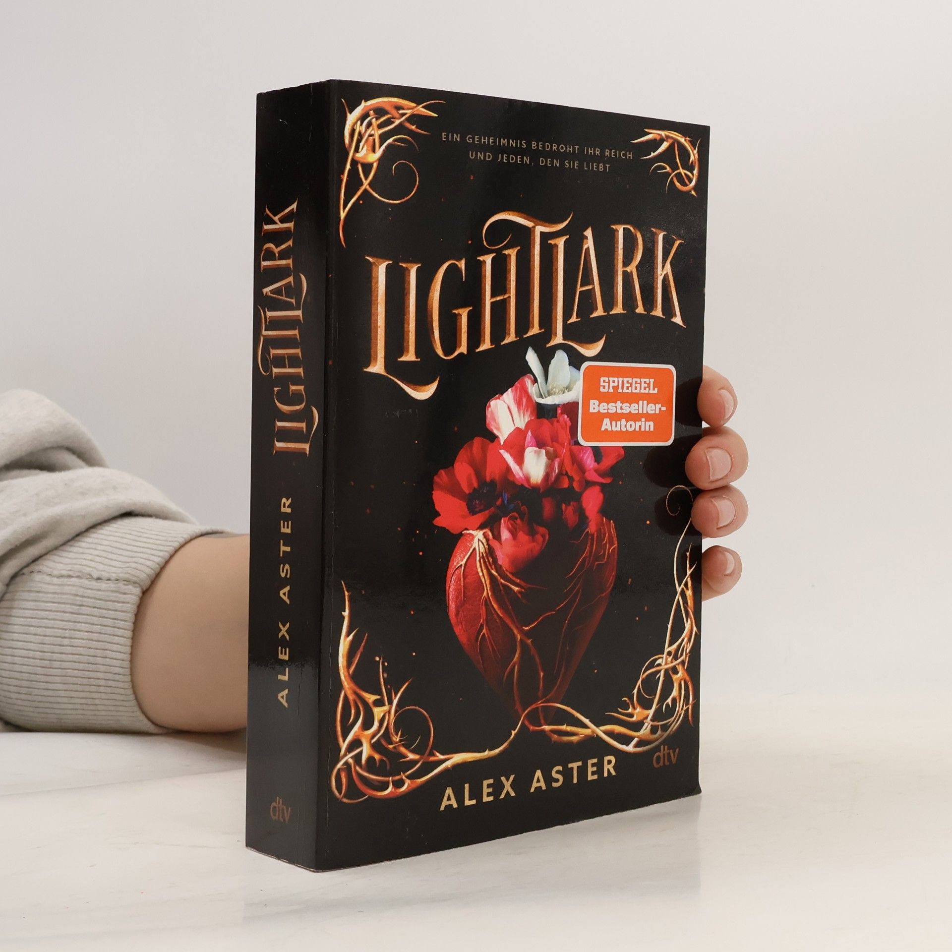 Alex Aster Lightlark