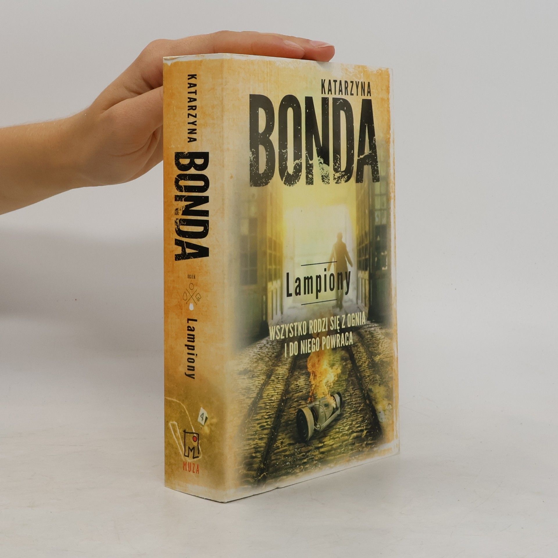 Katarzyna Bonda Lampiony