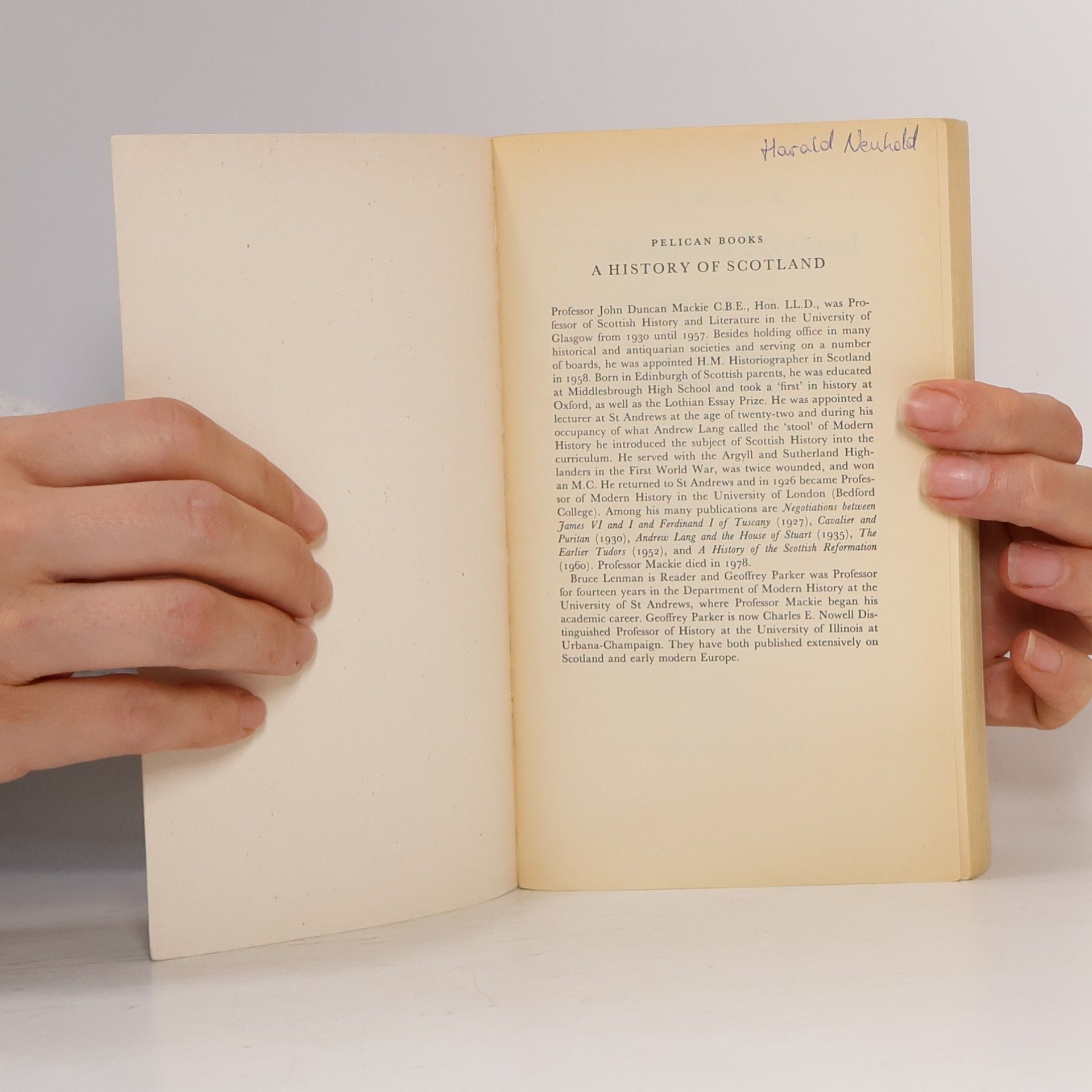 Geoffrey Parker A HISTORY OF SCOTLAND. Second edition. Revised and edited by Bruce Lenman and Geoffrey Parker.