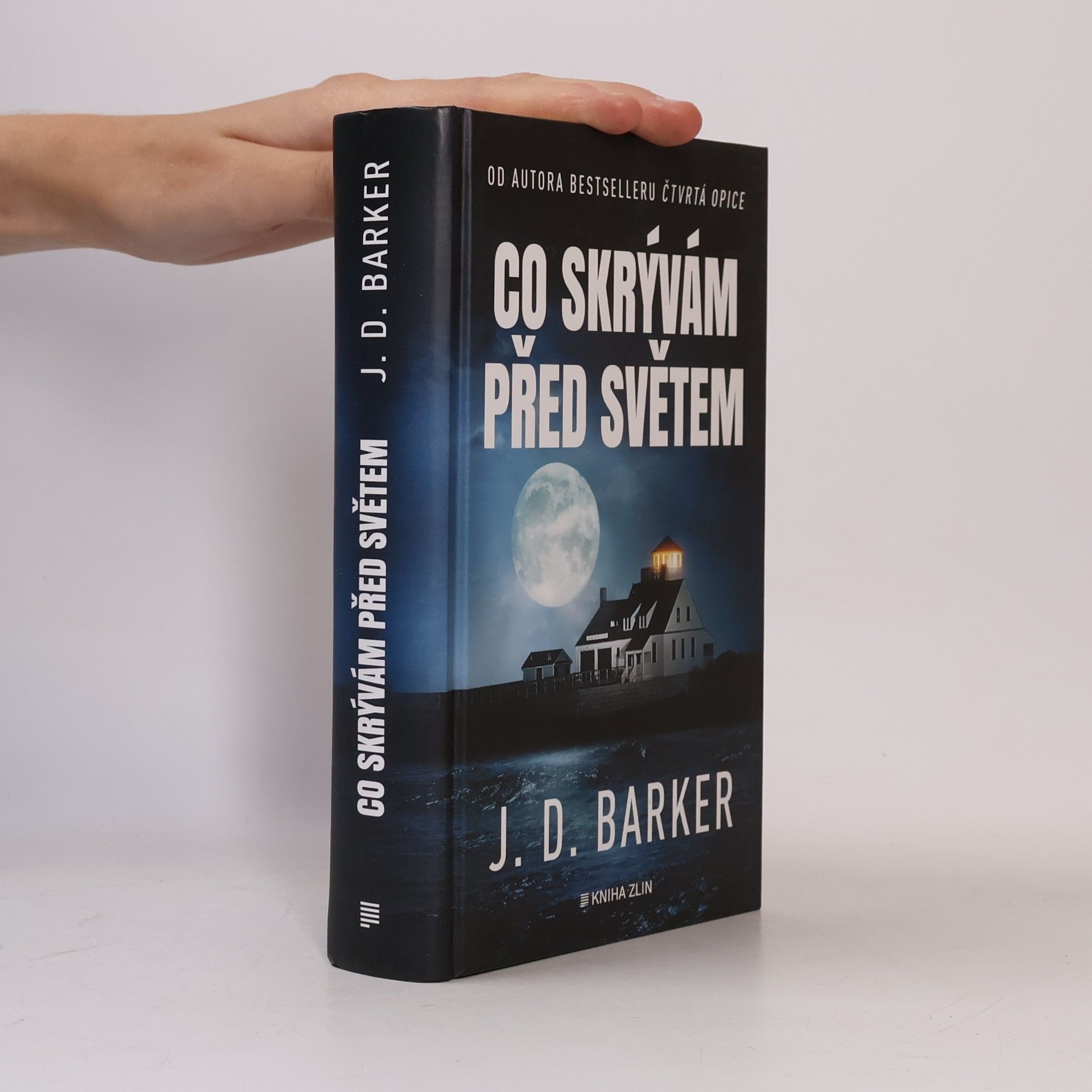 J. D. Barker Co skrývám před světem