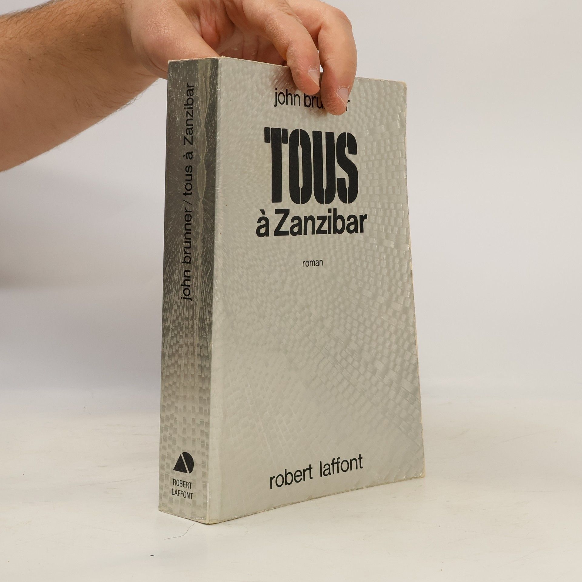 John Brunner Tous à Zanzibar