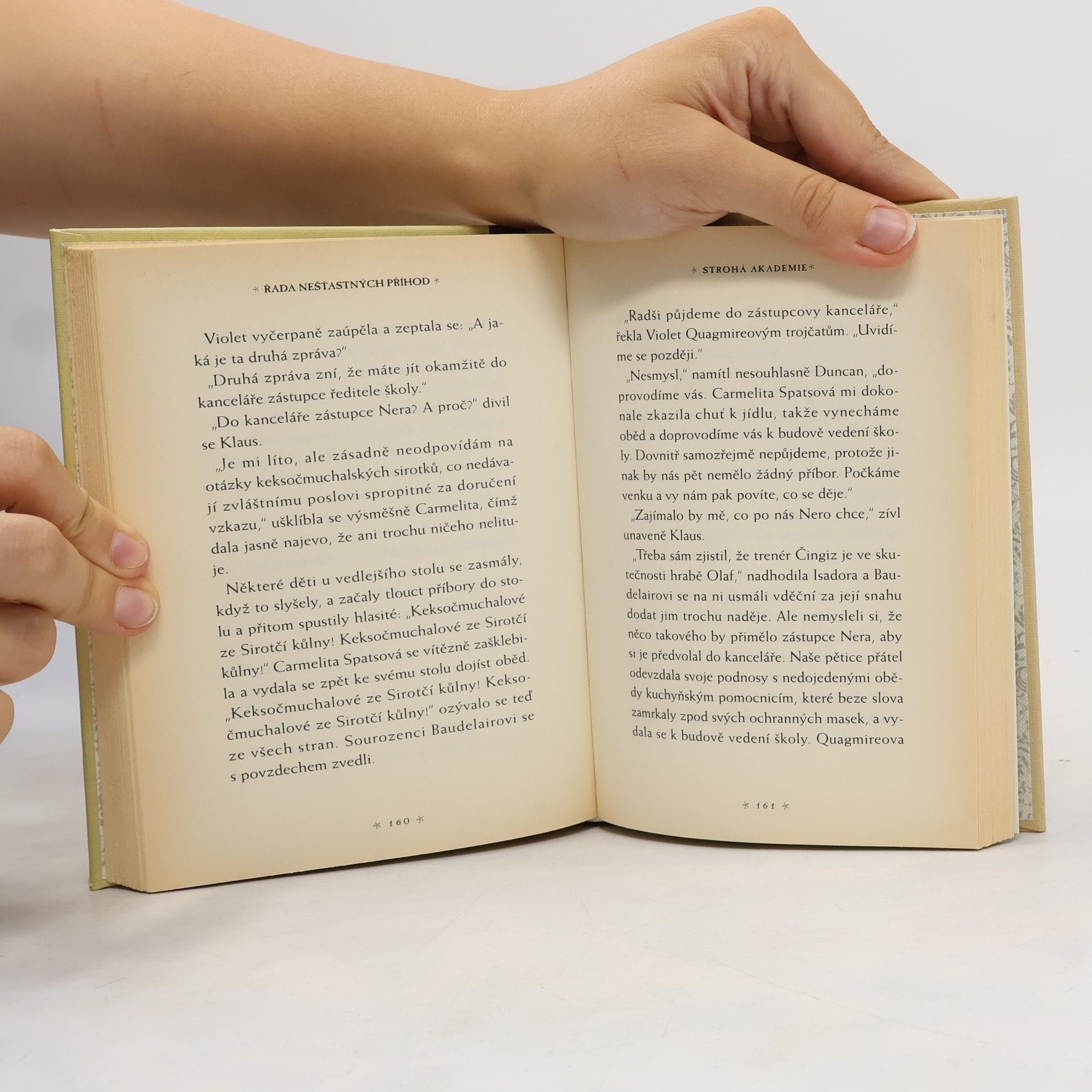 Lemony Snicket Řada nešťastných příhod 5. Strohá akademie