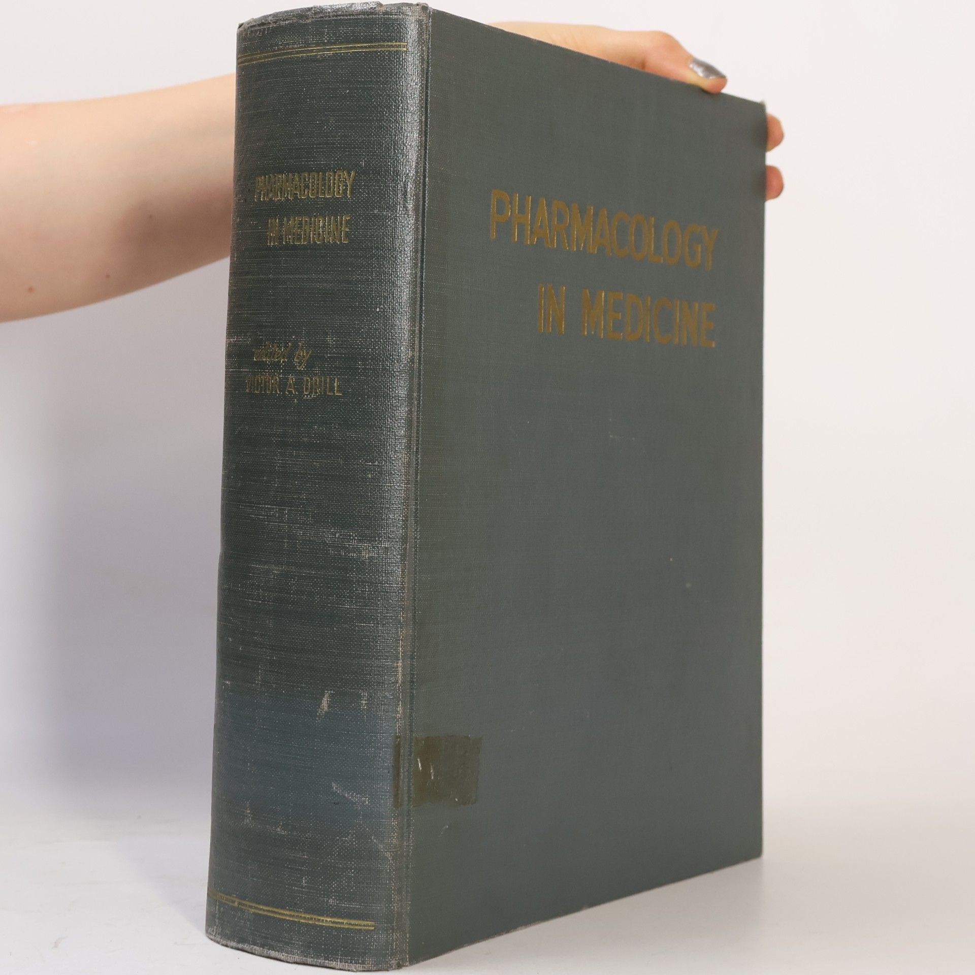 Pharmacology in Medicine: a Collaborative Textbook
