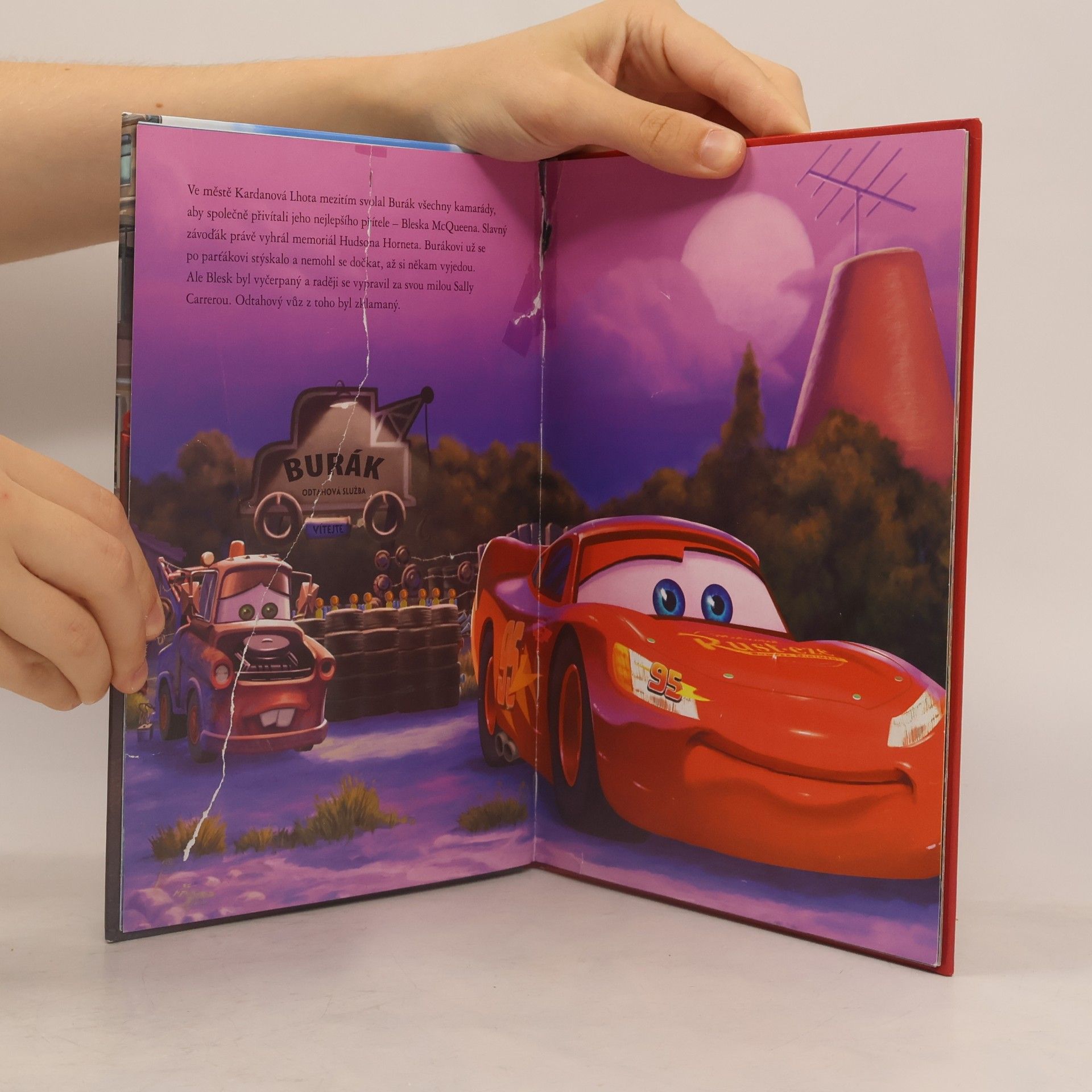 Walt Disney Auta 2 - Špion, který zachránil svět