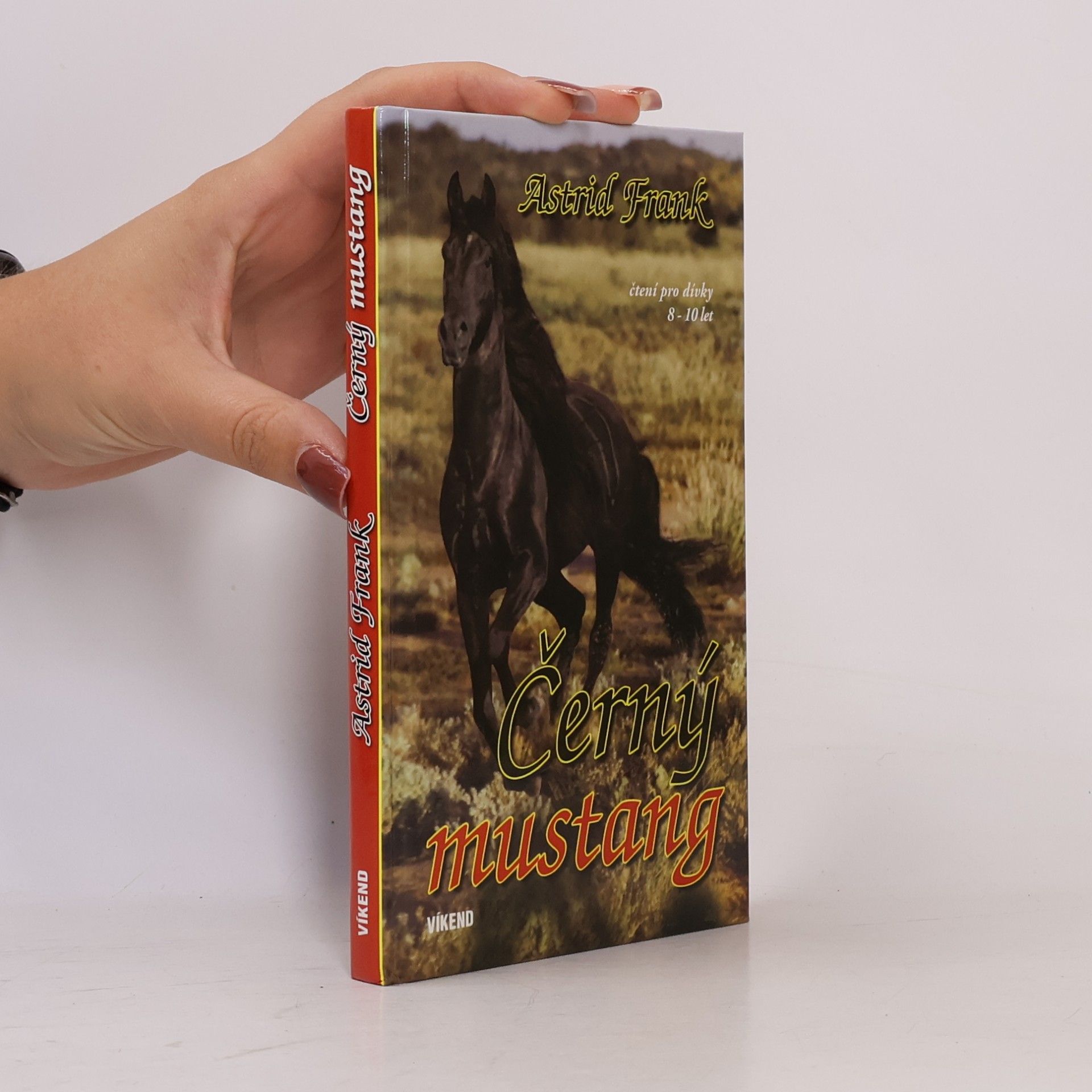 Astrid Frank Černý mustang