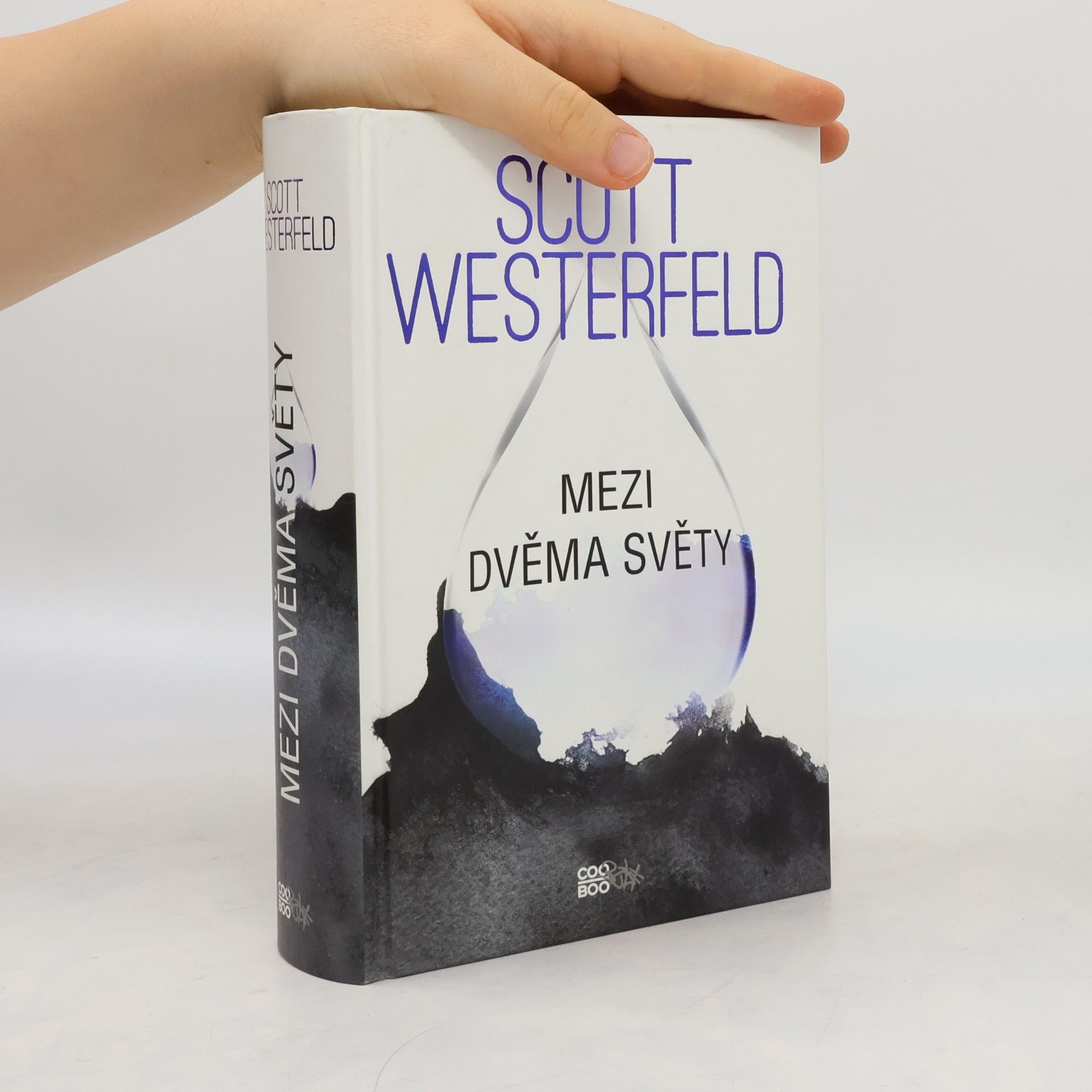 Scott Westerfeld Mezi dvěma světy
