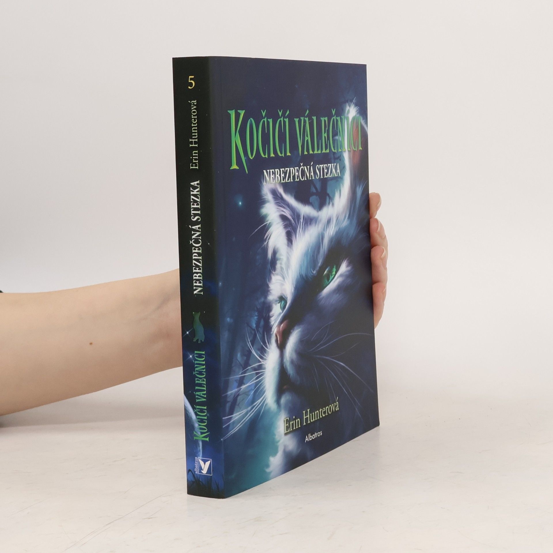 Erin Hunter Kočičí válečníci. Nebezpečná stezka