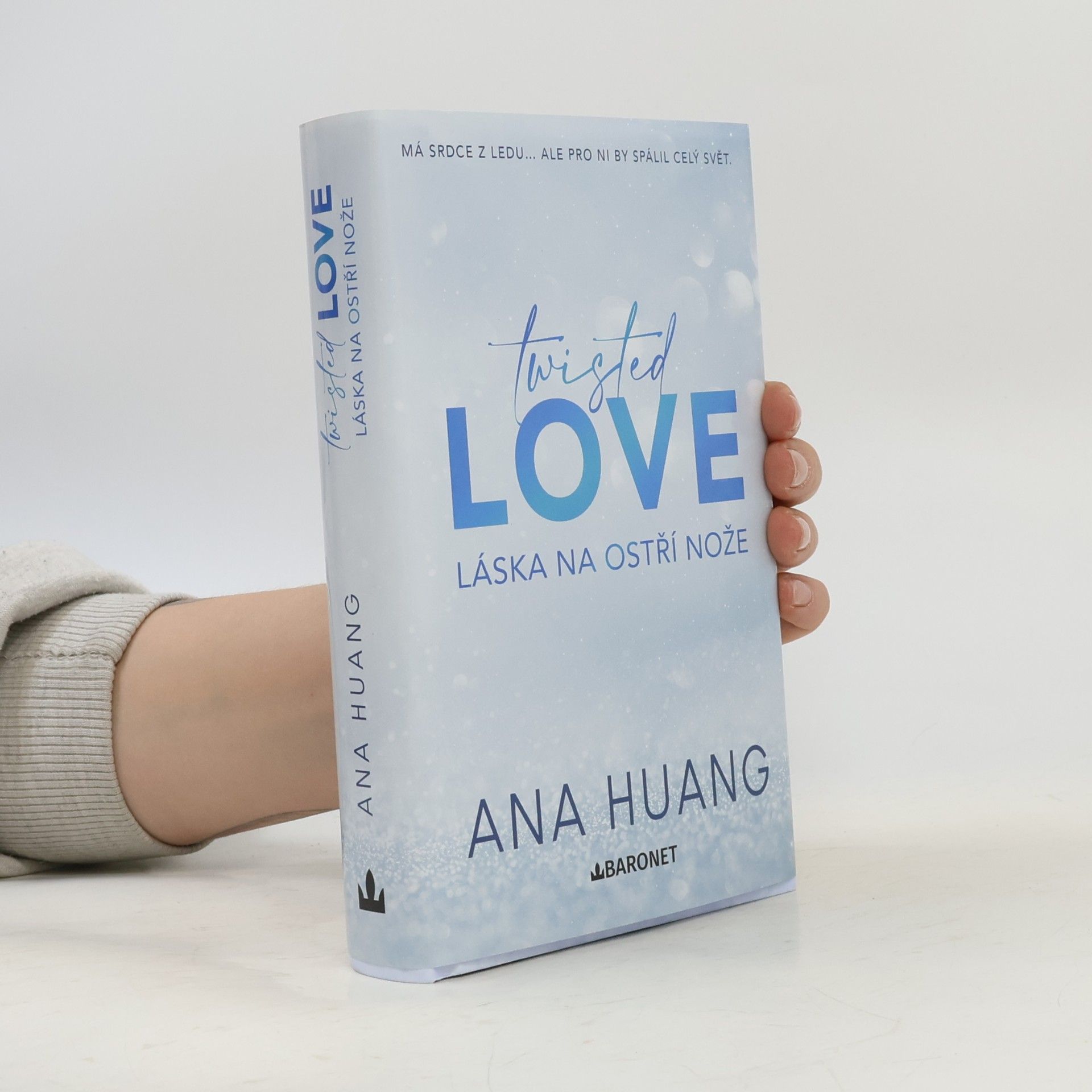 Ana Huang Twisted love. Láska na ostří nože
