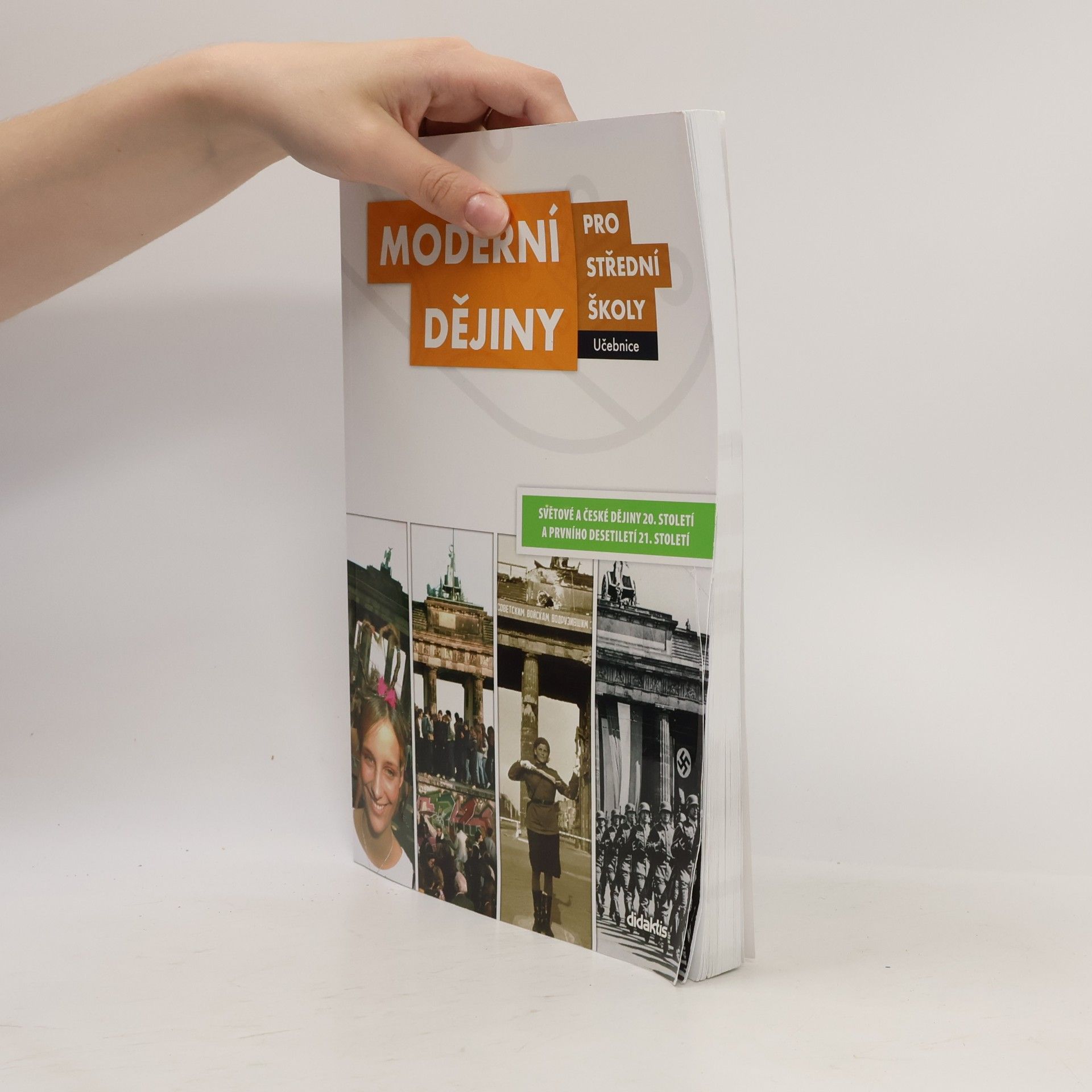 Jan Čurda Moderní dějiny pro střední školy: Světové a české dějiny 20. století a prvního desetiletí 21. století