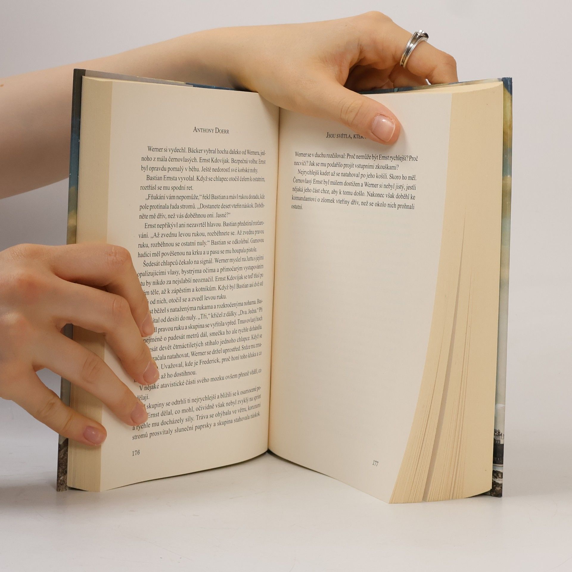 Anthony Doerr Jsou světla, která nevidíme