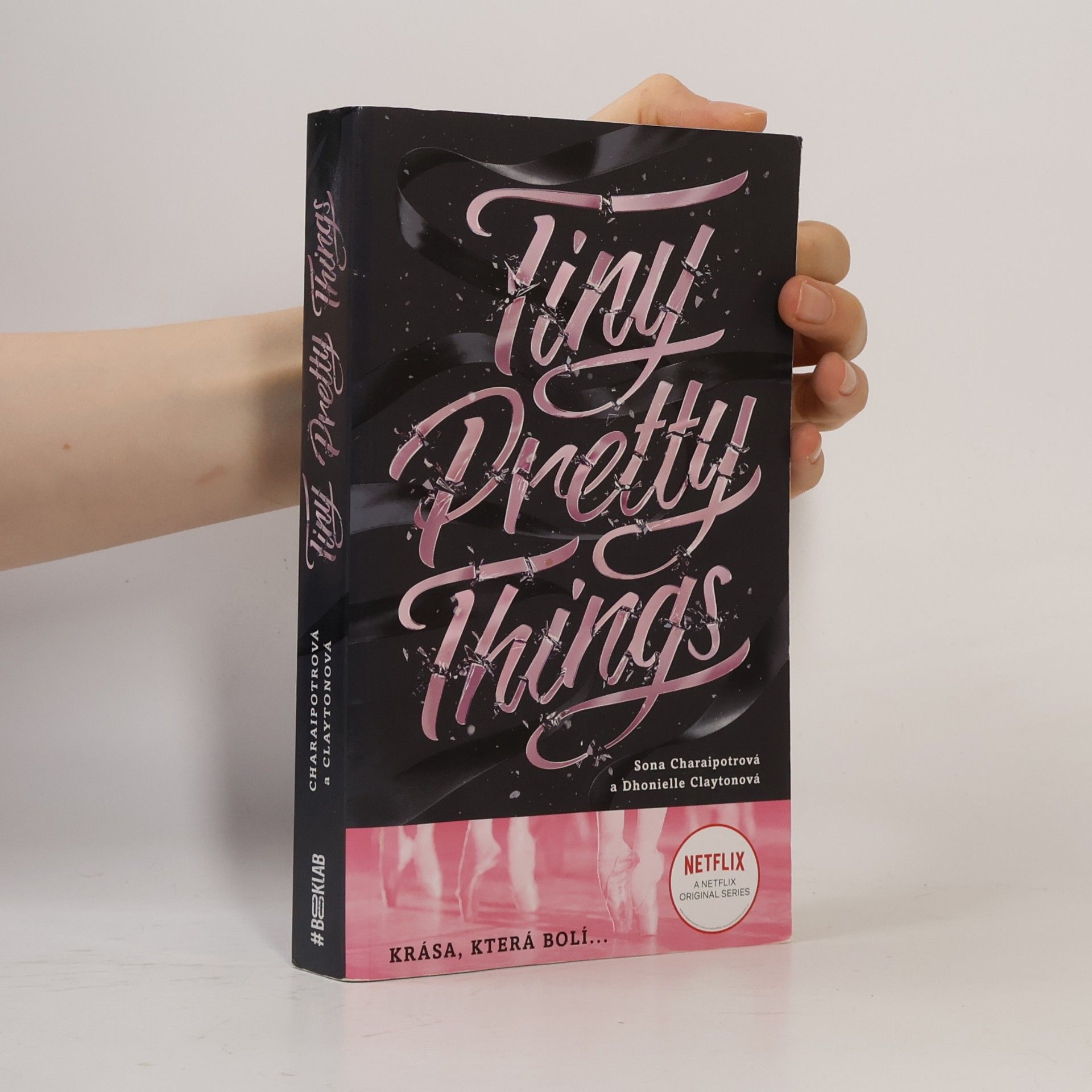 Sona Charaipotra Tiny pretty things